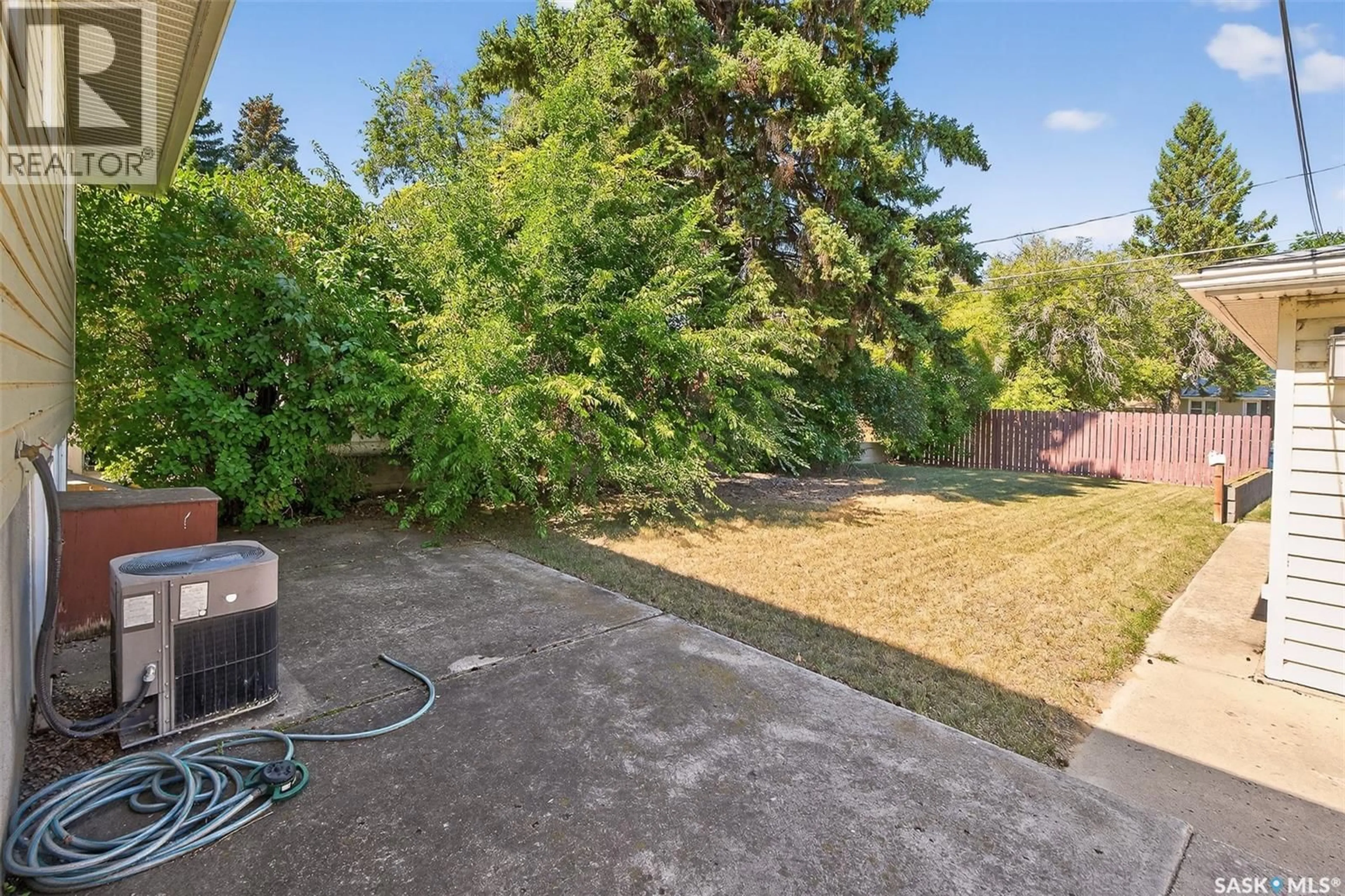 Patio, street for 806 GRANDVIEW STREET, Moose Jaw Saskatchewan S6H5L8