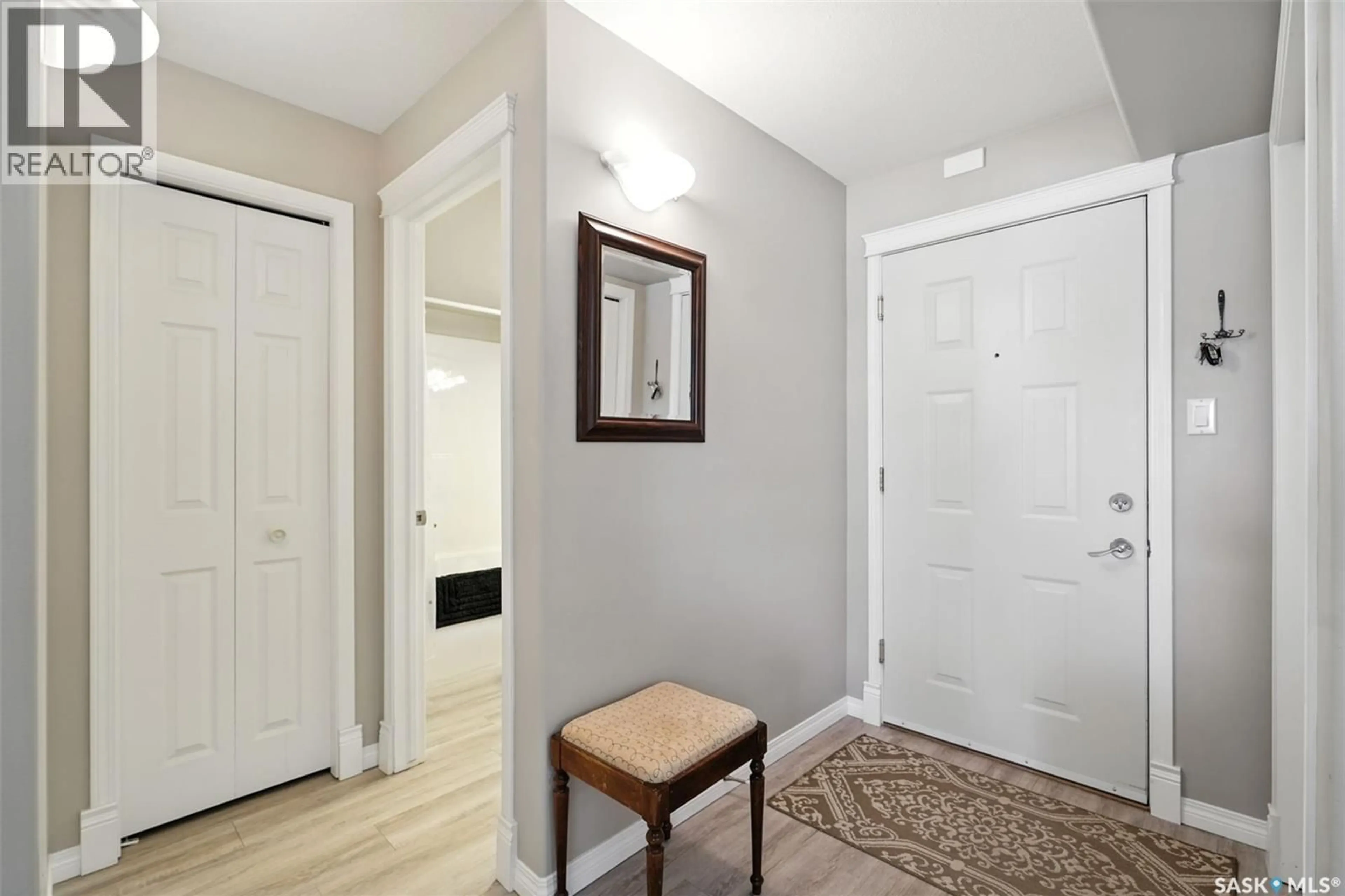 Indoor entryway for 210 - 1850 MAIN STREET, Saskatoon Saskatchewan S7H5T2