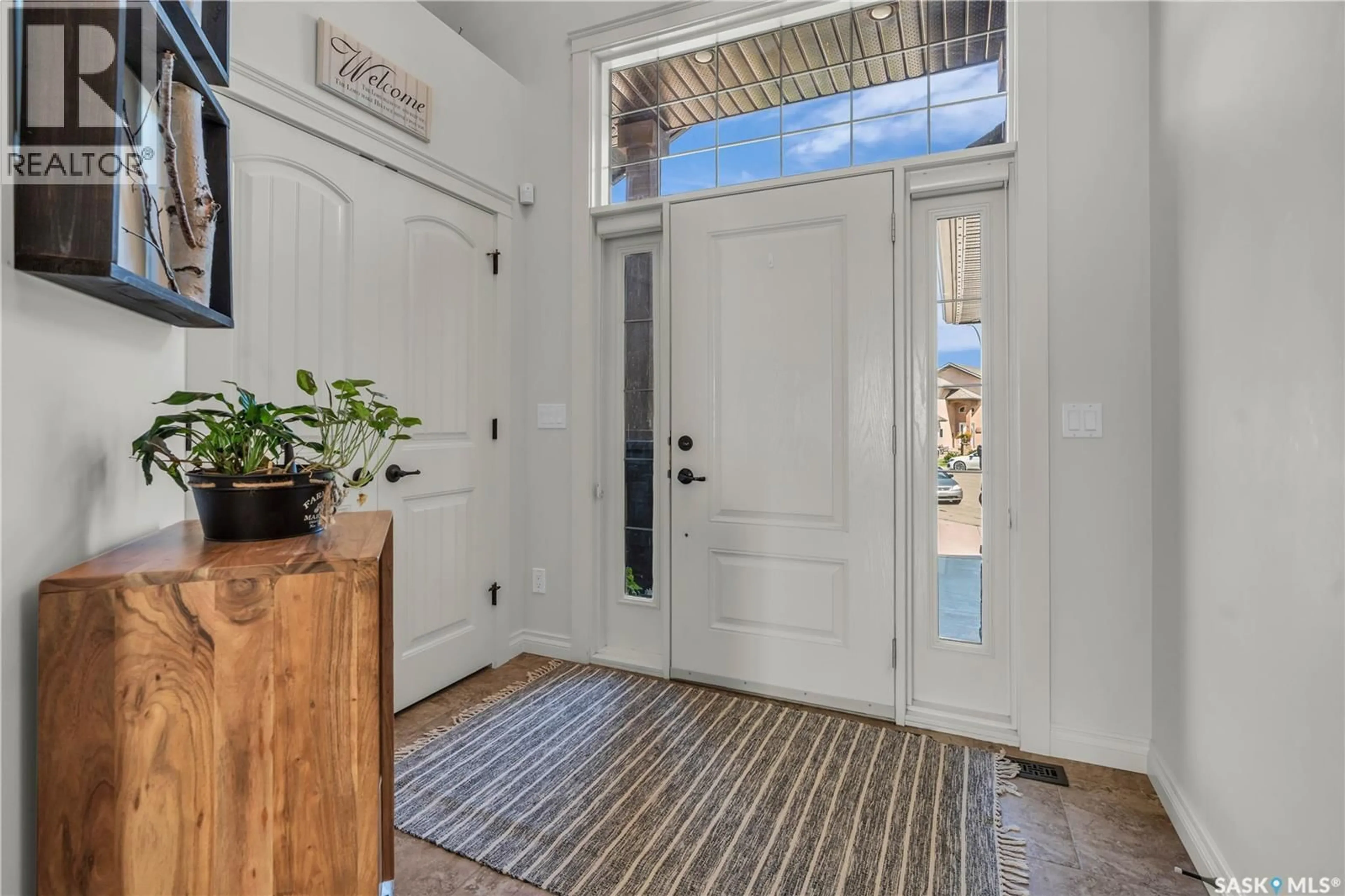 Indoor entryway for 130 SKUCE PLACE, Saskatoon Saskatchewan S7M0G8