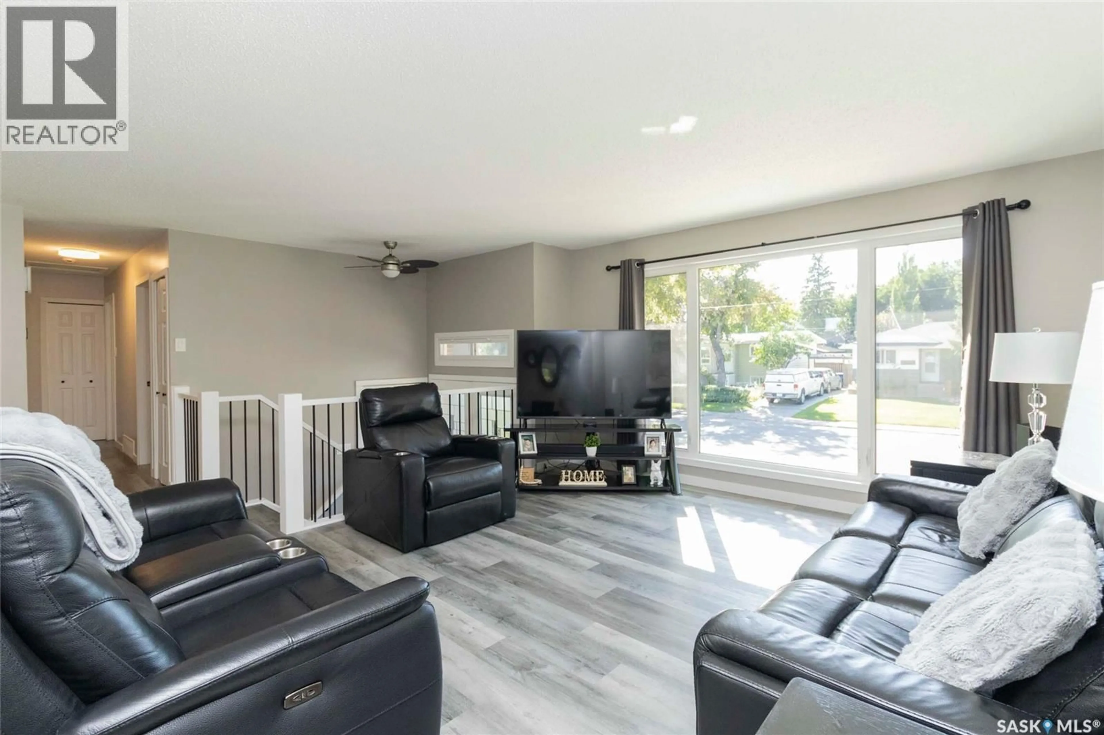 Living room with furniture, unknown for 1618 ALEXANDRA AVENUE, Saskatoon Saskatchewan S7K3C3