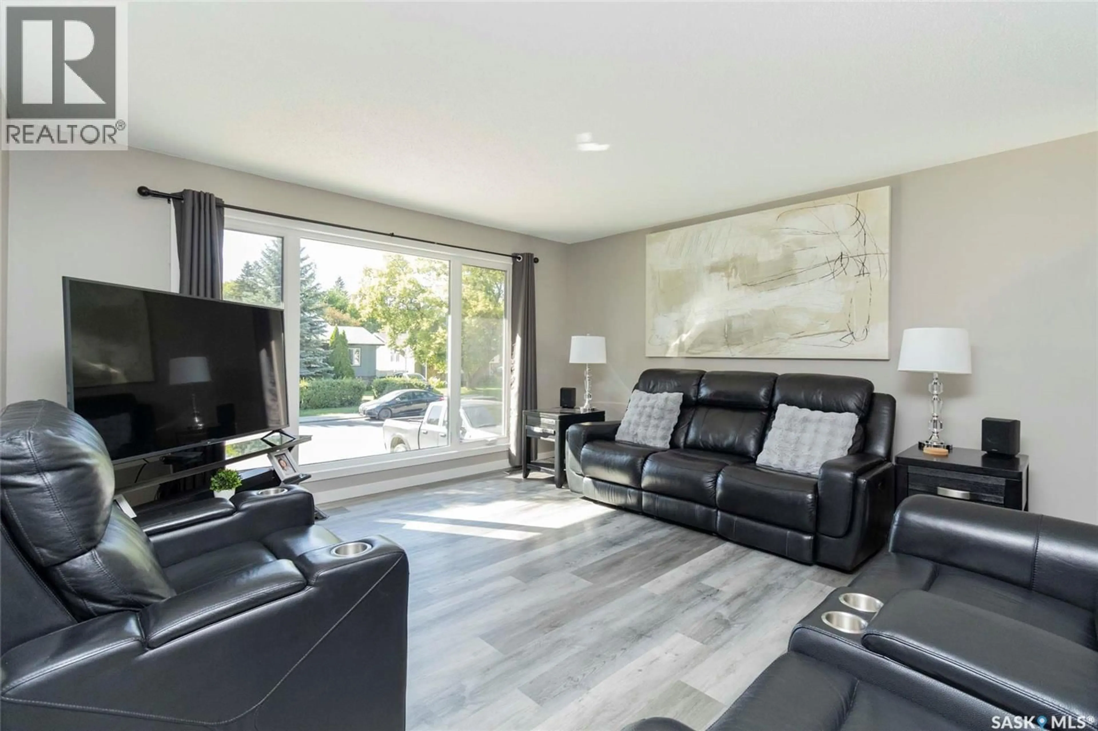 Living room with furniture, unknown for 1618 ALEXANDRA AVENUE, Saskatoon Saskatchewan S7K3C3