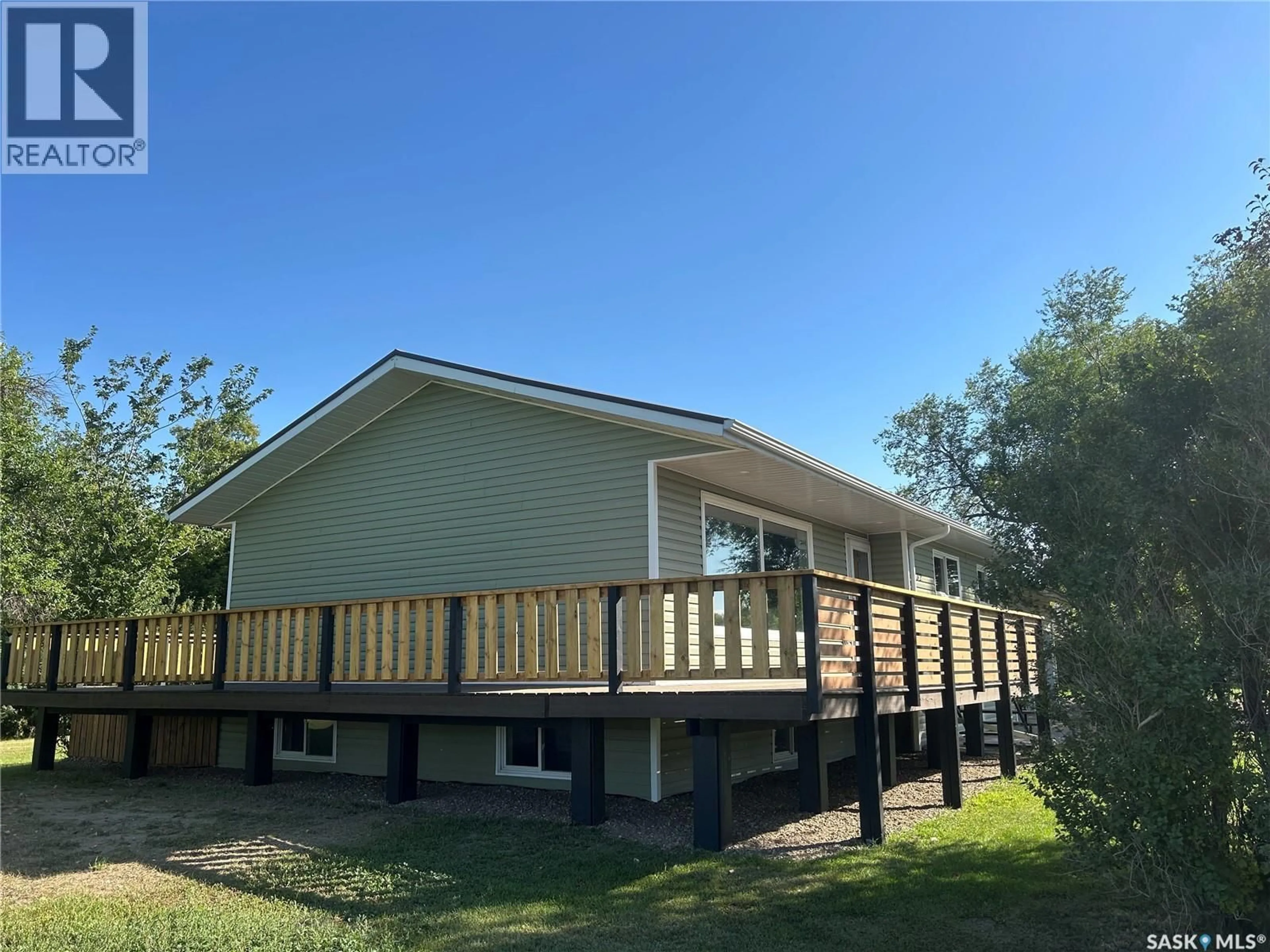 Home with vinyl exterior material, building for 232 2ND STREET, Frobisher Saskatchewan S0C0Y0