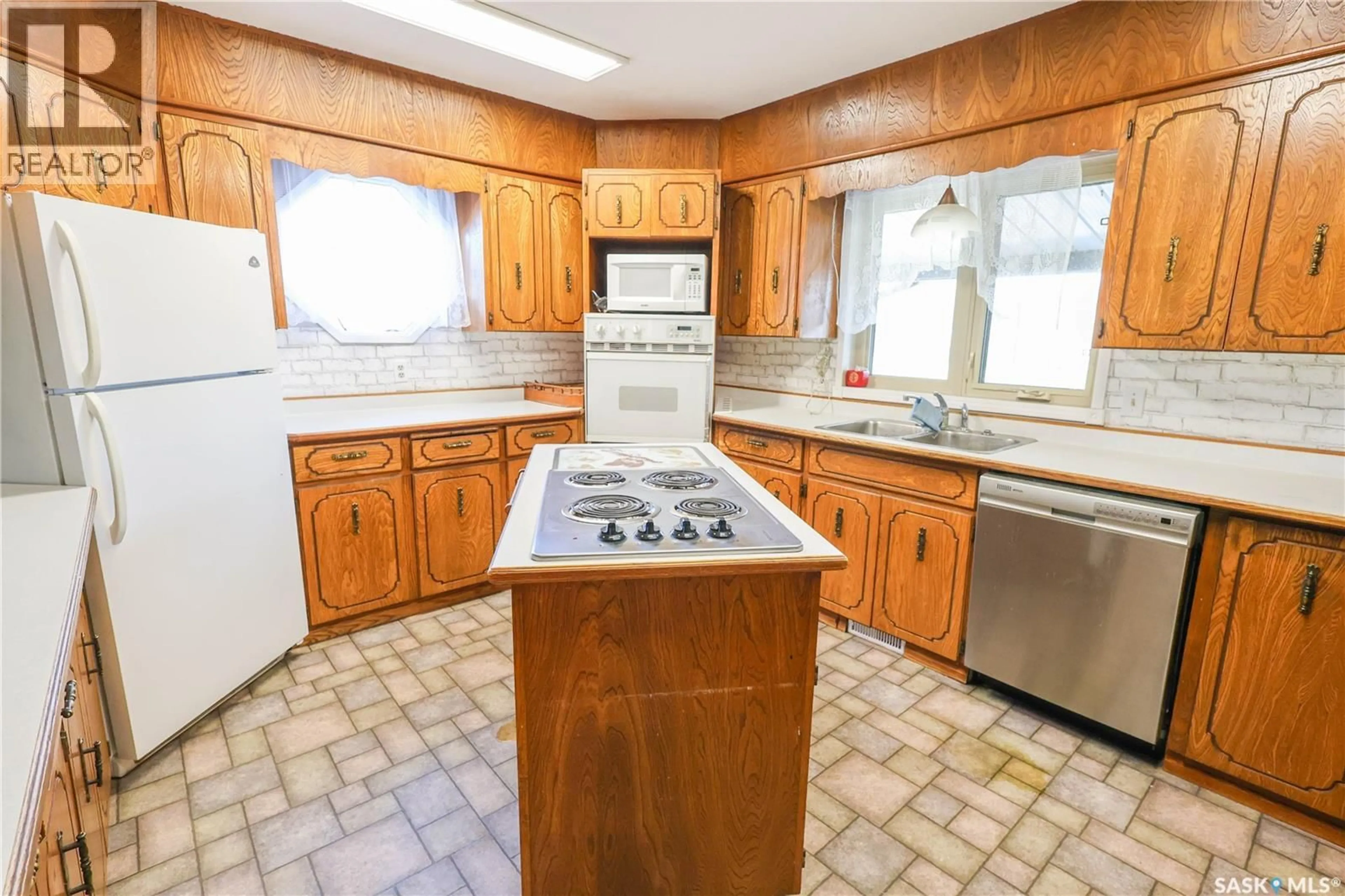 Standard kitchen, ceramic/tile floor for Acreage - FOREST GATE ROAD, Paddockwood Rm No. 520 Saskatchewan S0J1Z0