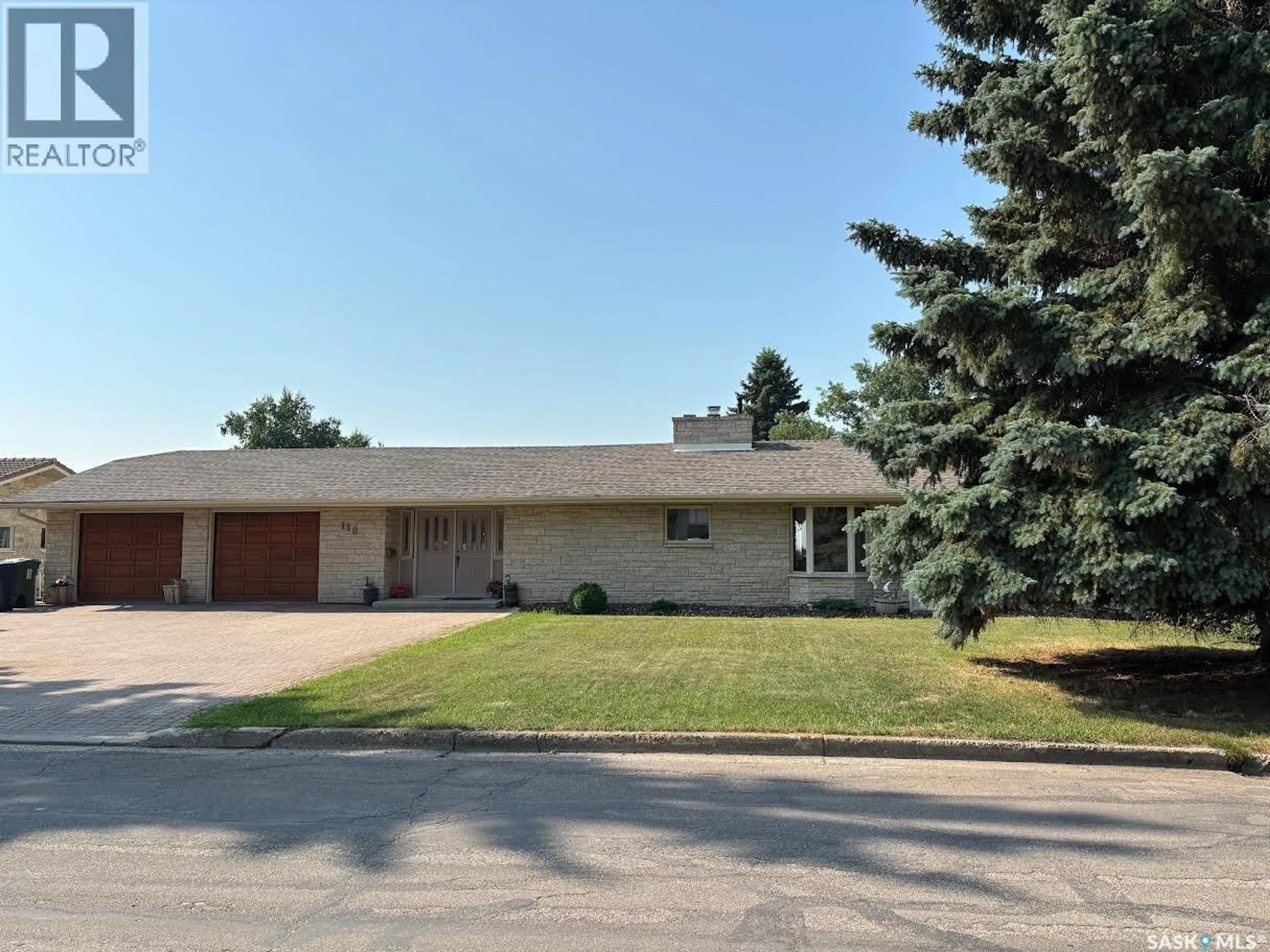 Home with vinyl exterior material, street for 110 LOGAN CRESCENT, Yorkton Saskatchewan S3N0V9
