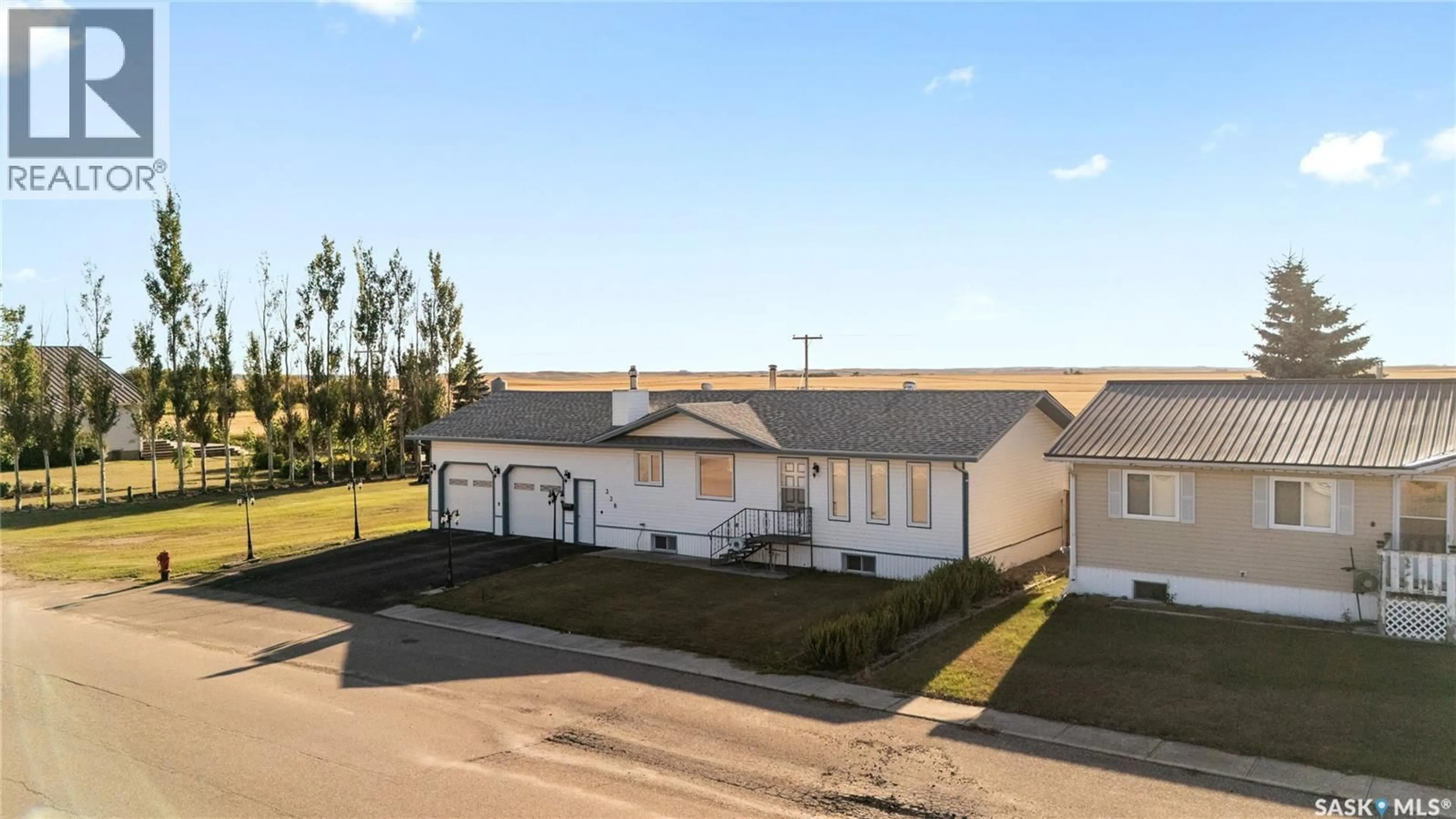 A pic from outside/outdoor area/front of a property/back of a property/a pic from drone, unknown for 338 2ND AVENUE, Montmartre Saskatchewan S0G3M0