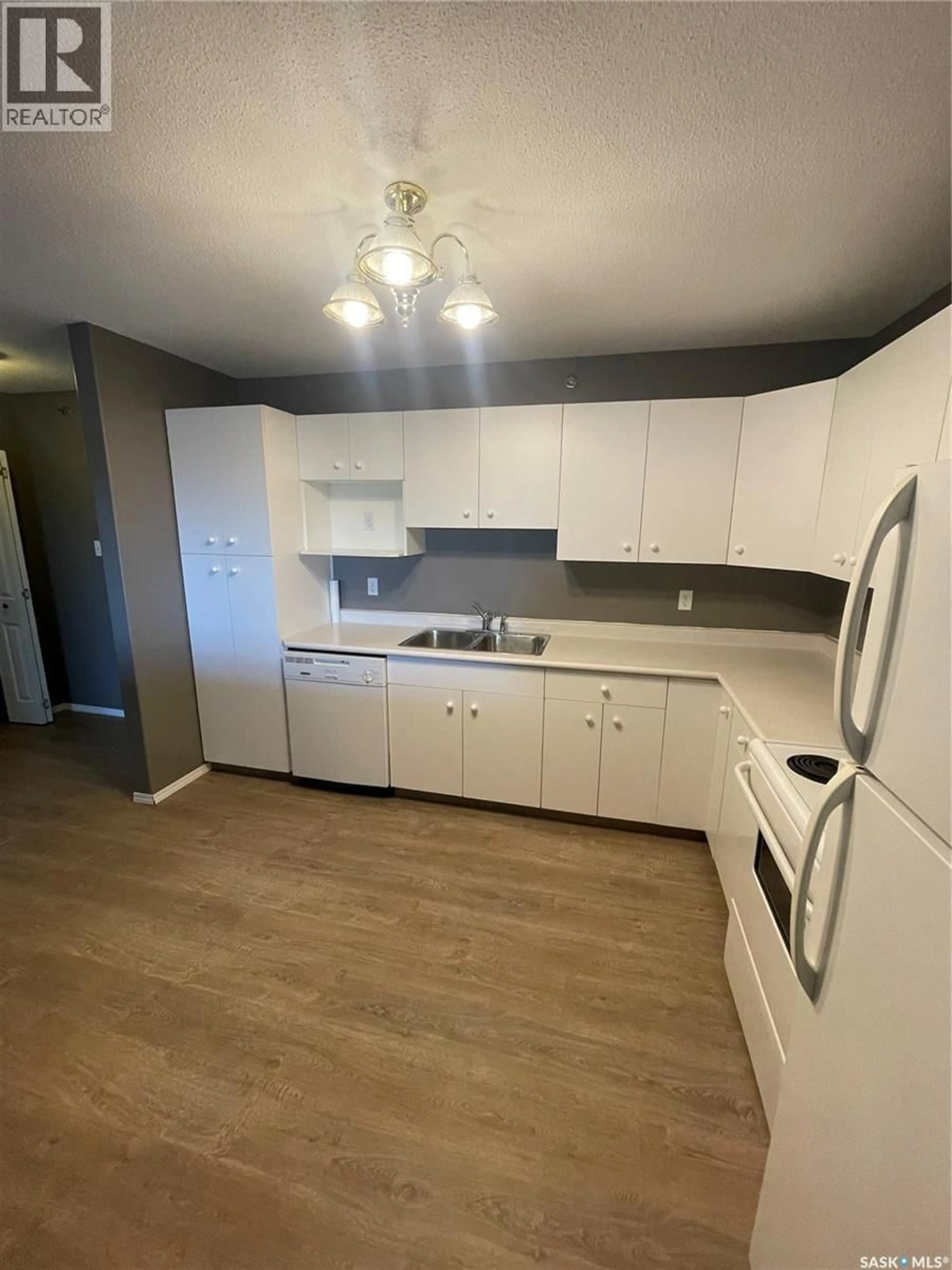 Standard kitchen, unknown for 2203 - 410 ANGUS STREET, Regina Saskatchewan S4T2A3