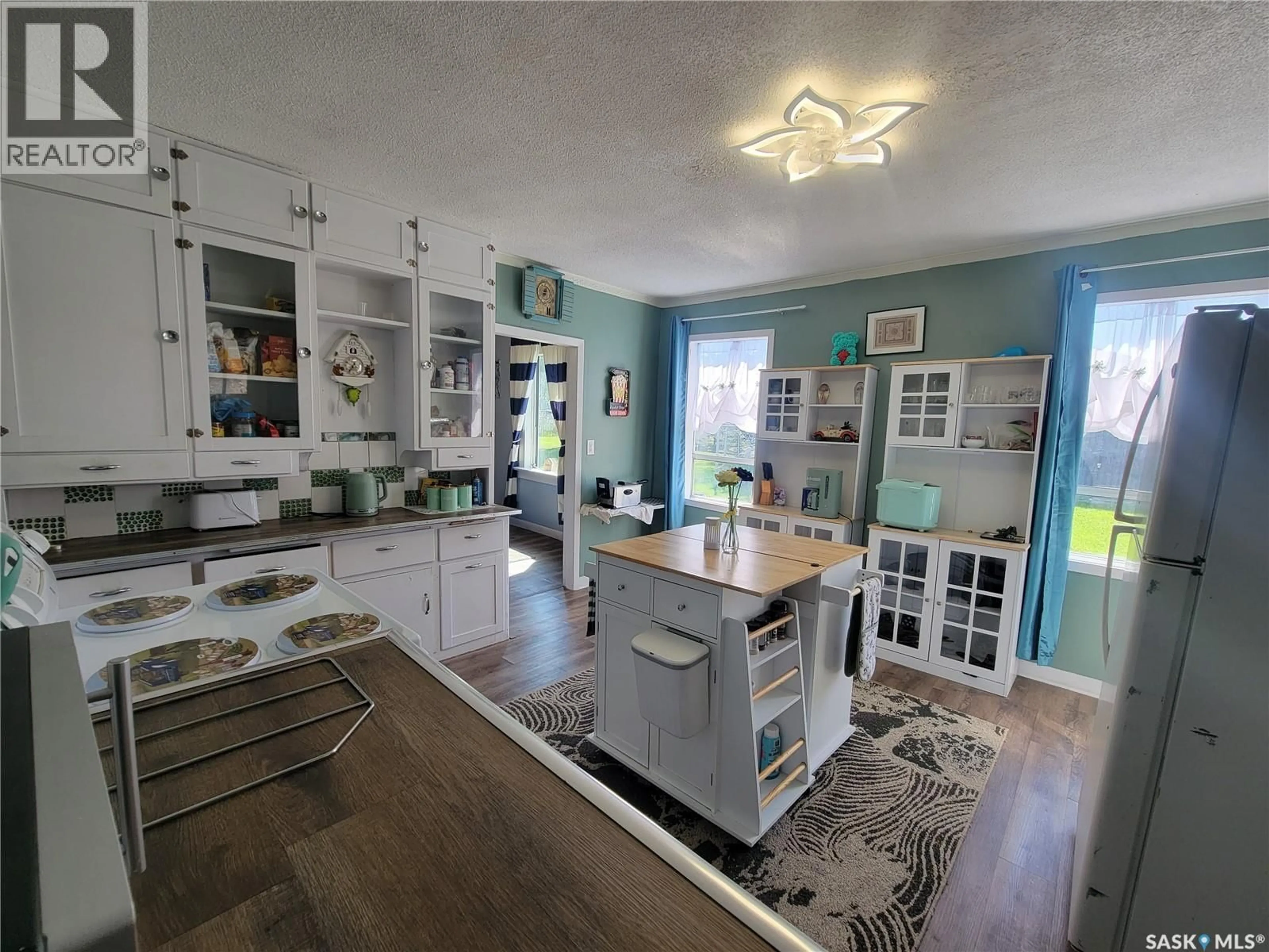 Open concept kitchen, unknown for 421 4TH STREET, Denzil Saskatchewan S0L2S0