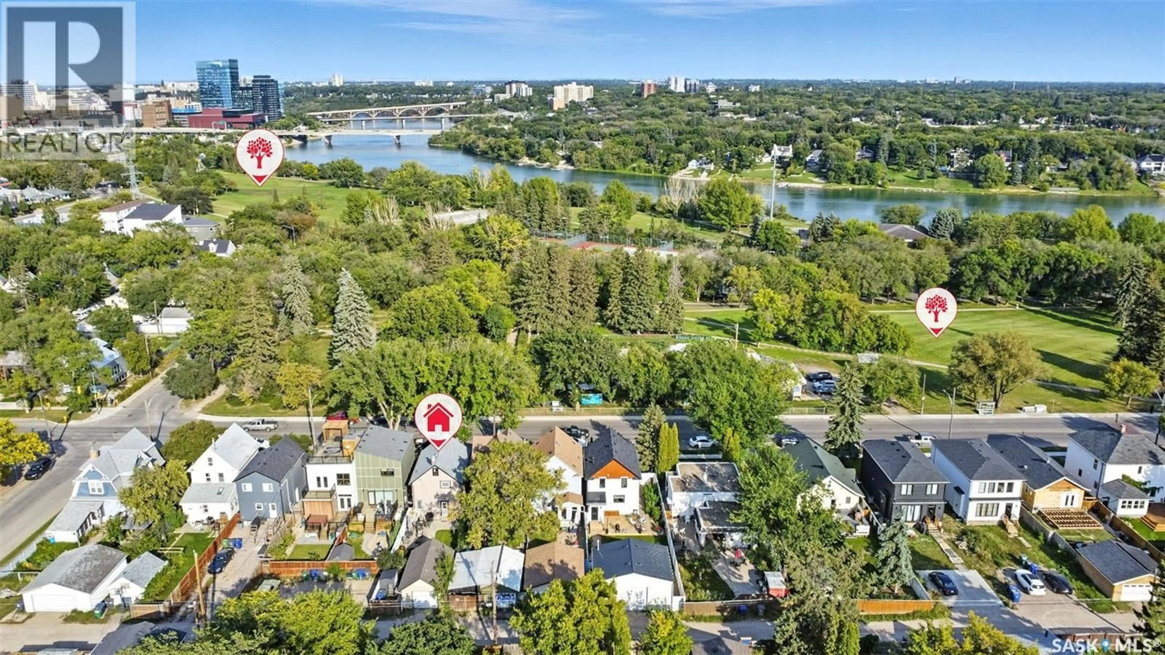 A pic from outside/outdoor area/front of a property/back of a property/a pic from drone, water/lake/river/ocean view for 713 H AVENUE, Saskatoon Saskatchewan S7M1X2