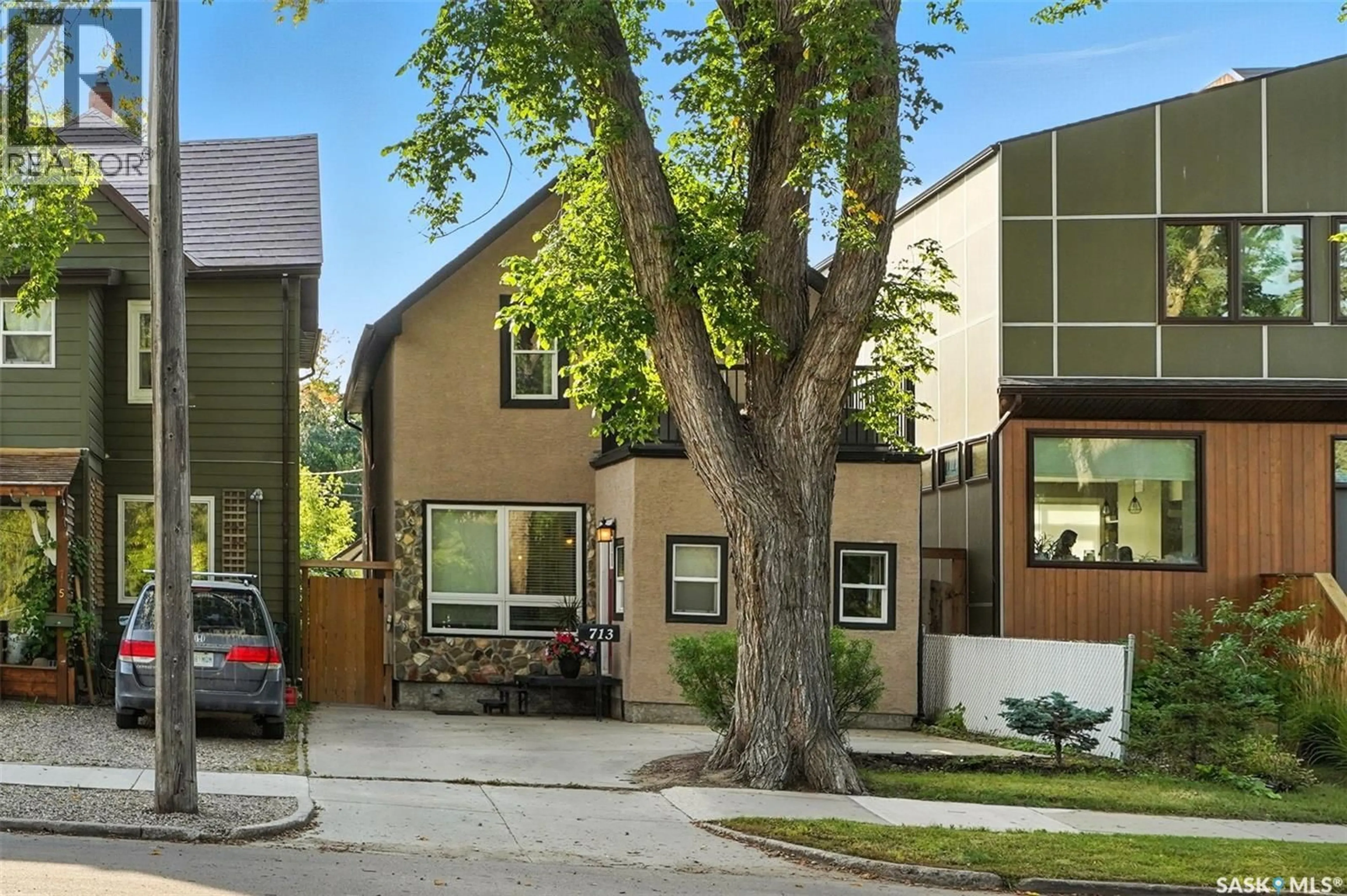 Home with brick exterior material, street for 713 H AVENUE, Saskatoon Saskatchewan S7M1X2