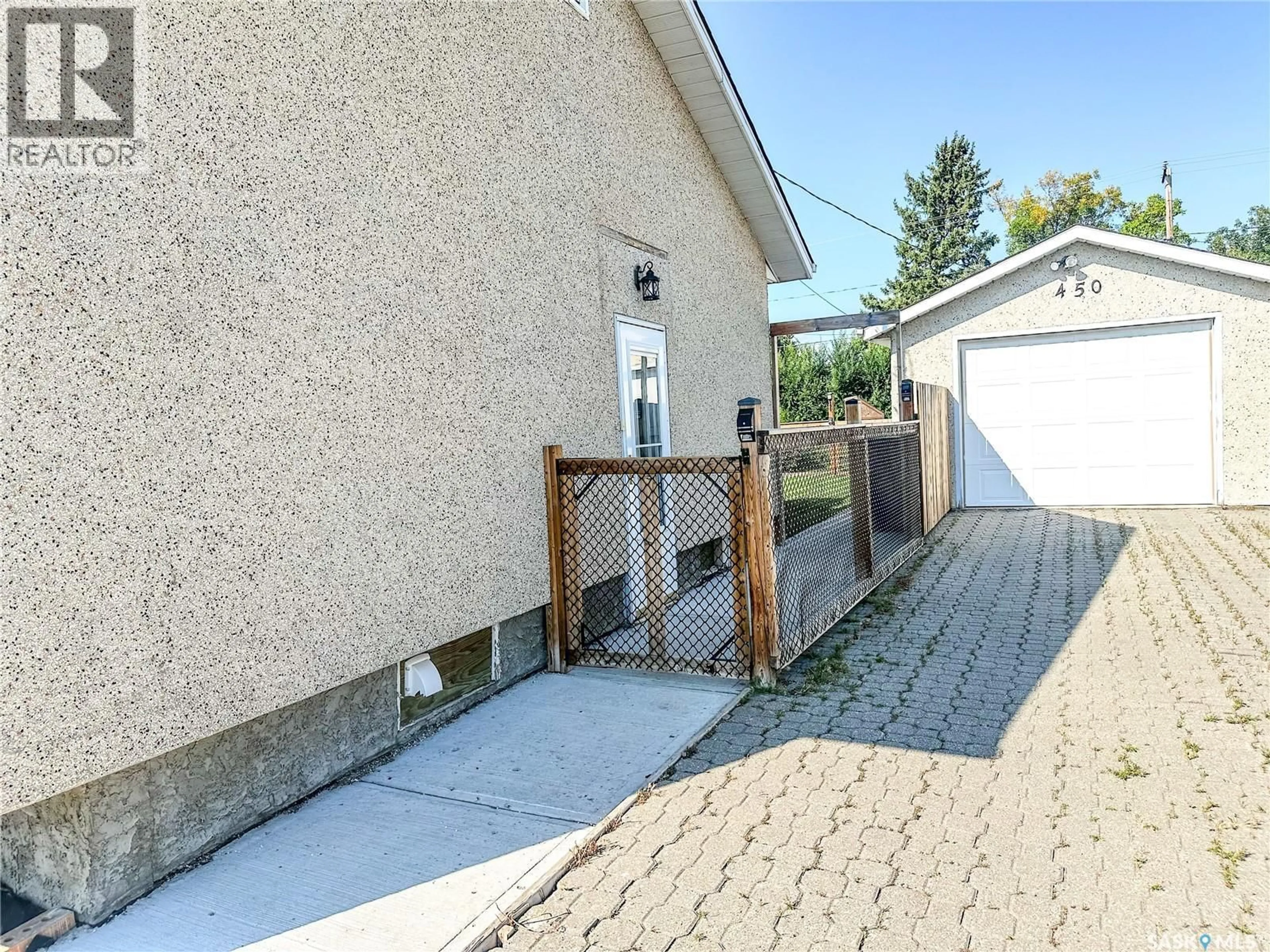 Patio, street for 450 8TH AVENUE, Melville Saskatchewan S0A2P0