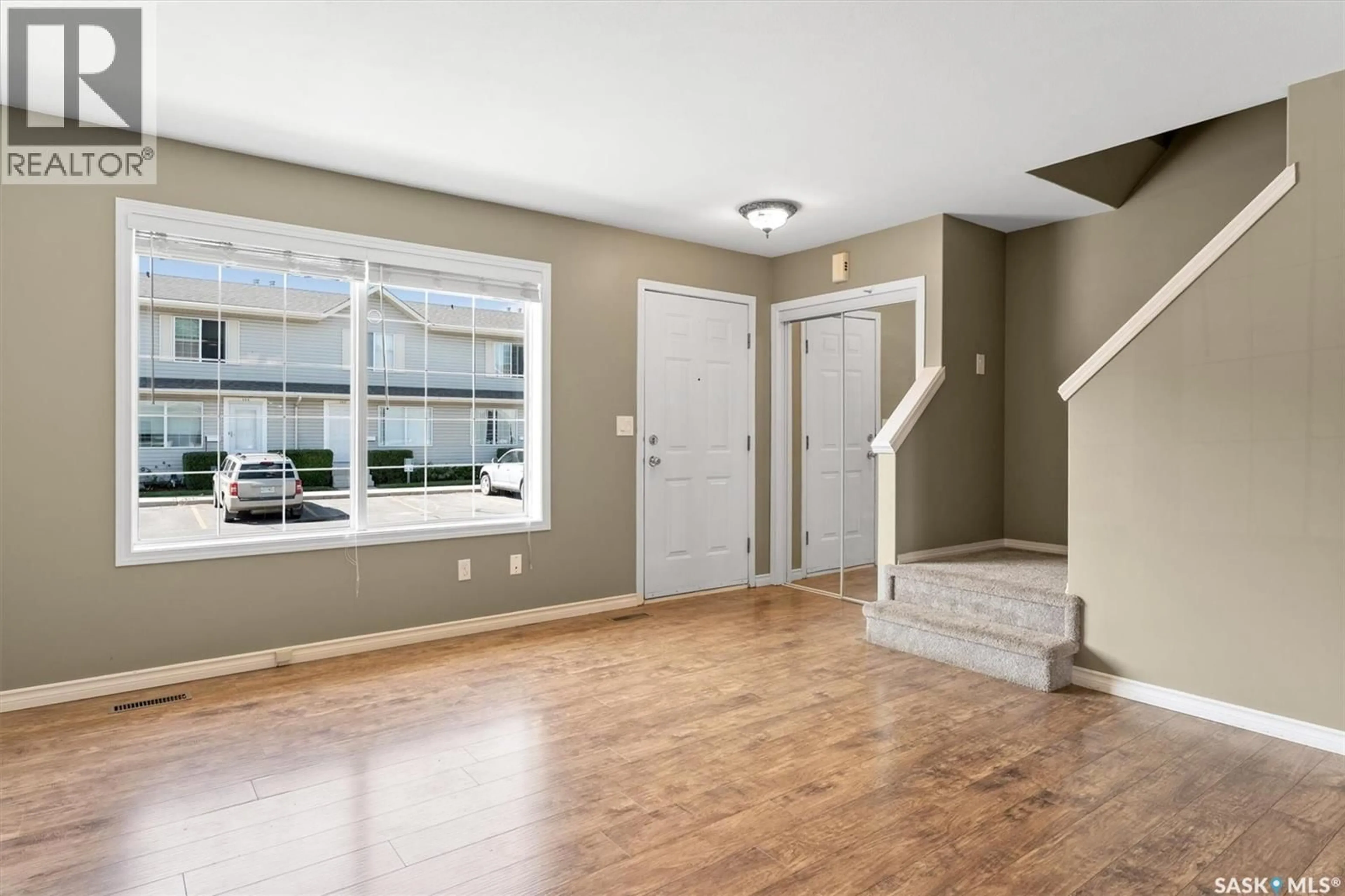 Indoor entryway for 815 - 285 KRISTJANSON ROAD, Saskatoon Saskatchewan S7S1M6