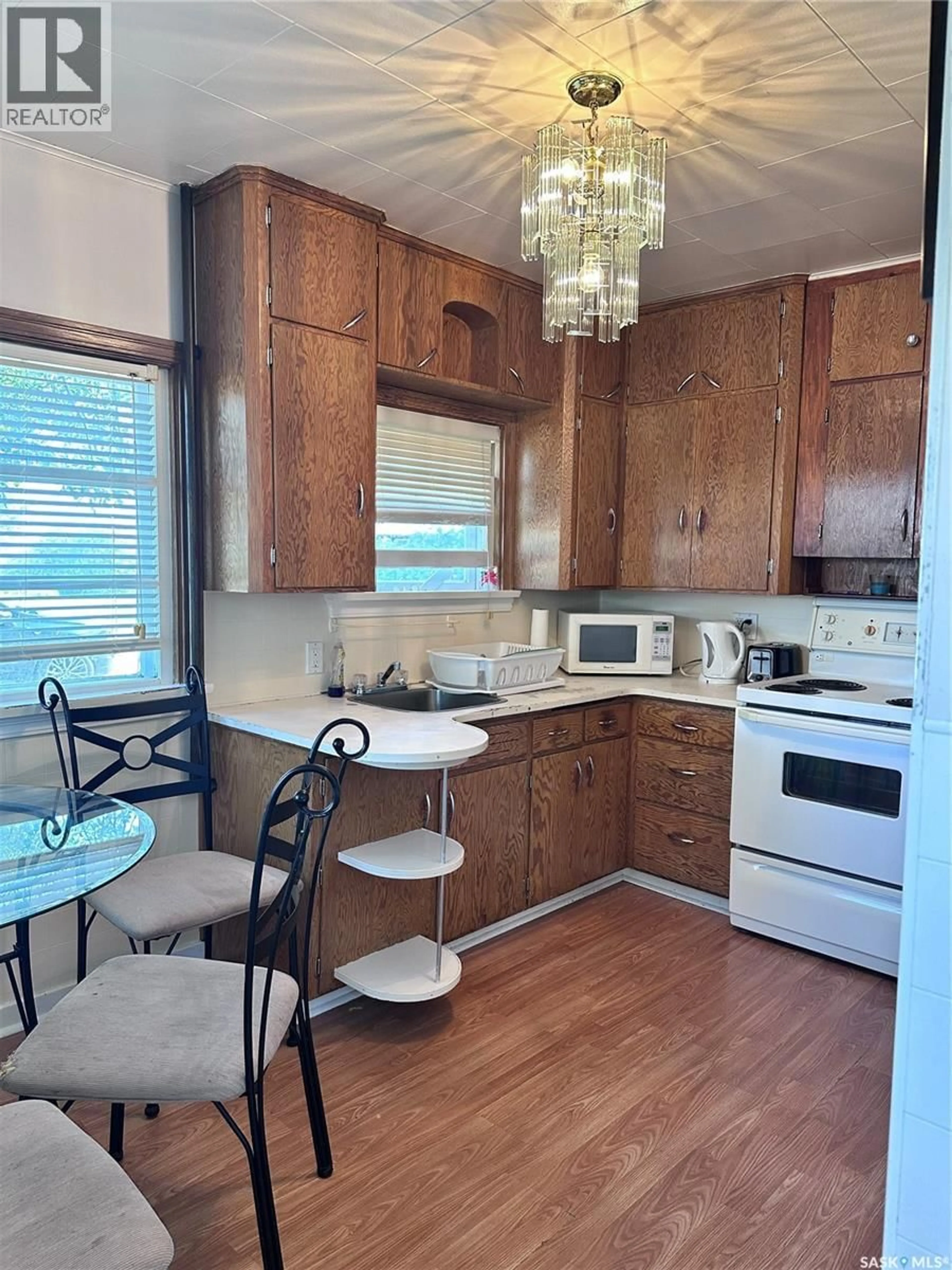 Standard kitchen, wood/laminate floor for 11 PARKER AVENUE, Fillmore Saskatchewan S0G1N0