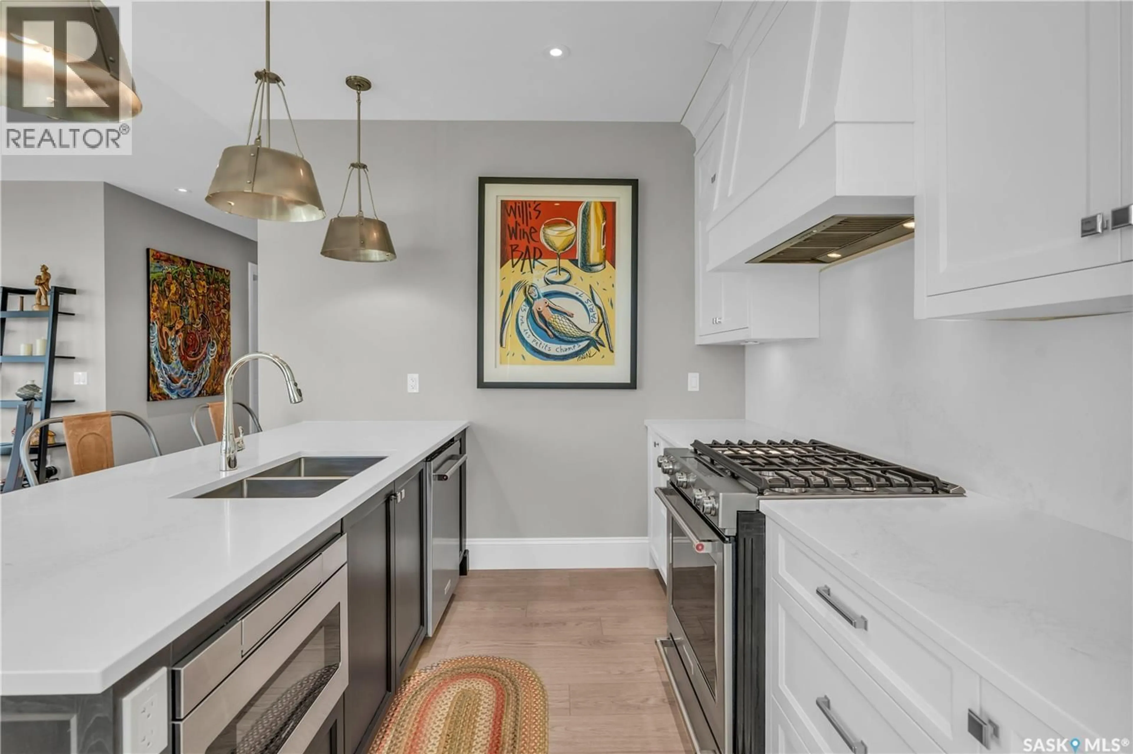 Contemporary kitchen, ceramic/tile floor for 101 408 CARTWRIGHT STREET, Saskatoon Saskatchewan S7T0X1