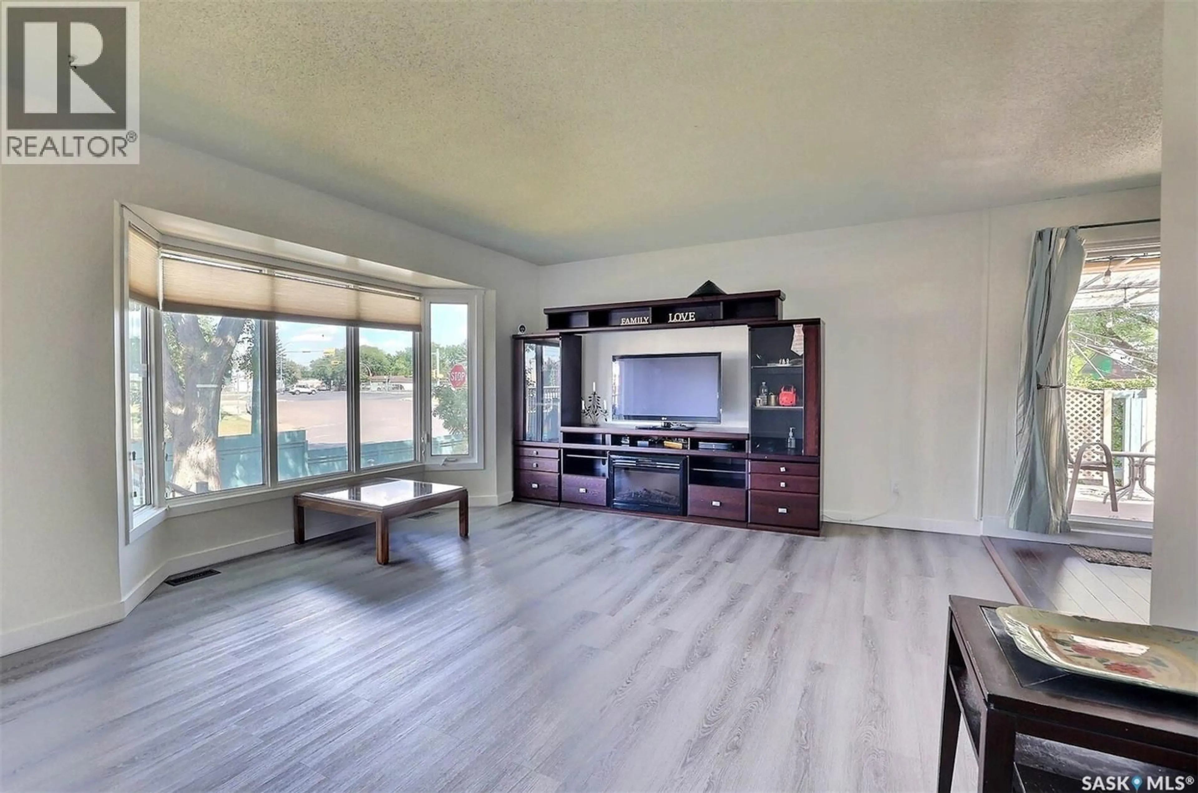 Unknown for 901 17TH AVENUE, Regina Saskatchewan S4N0Y9