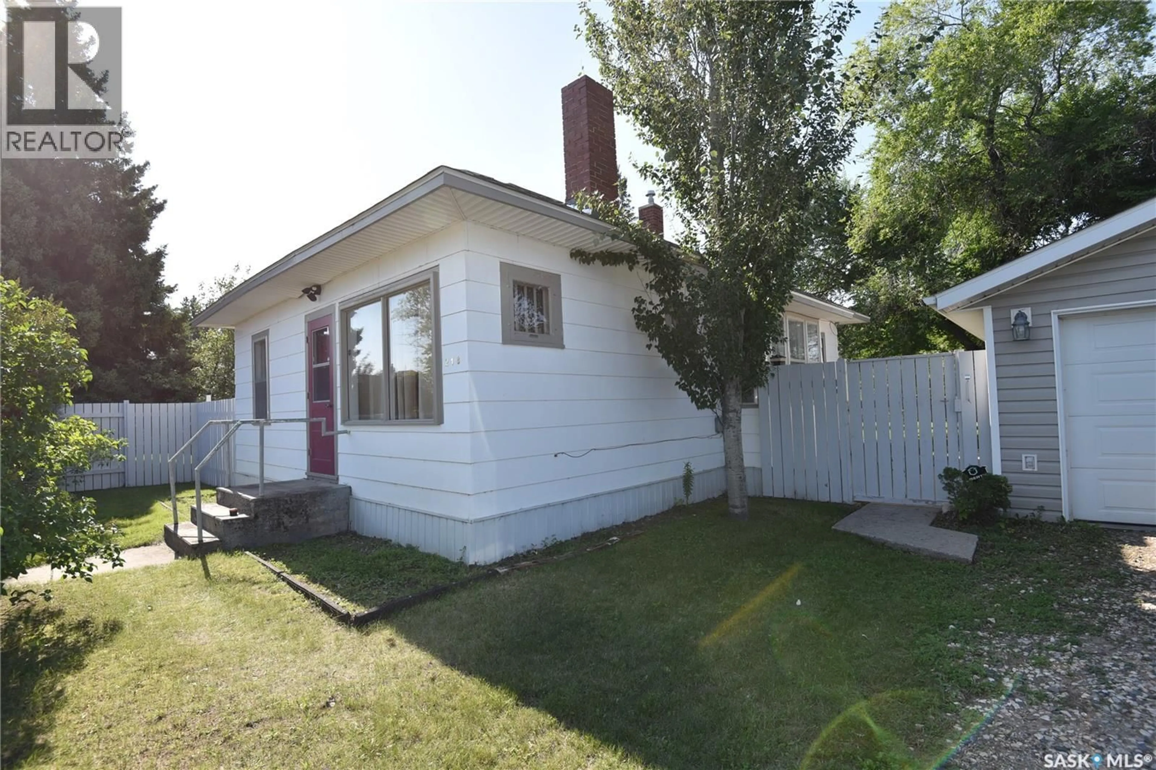 Unknown for 218 2ND STREET, Nipawin Saskatchewan S0E1E0
