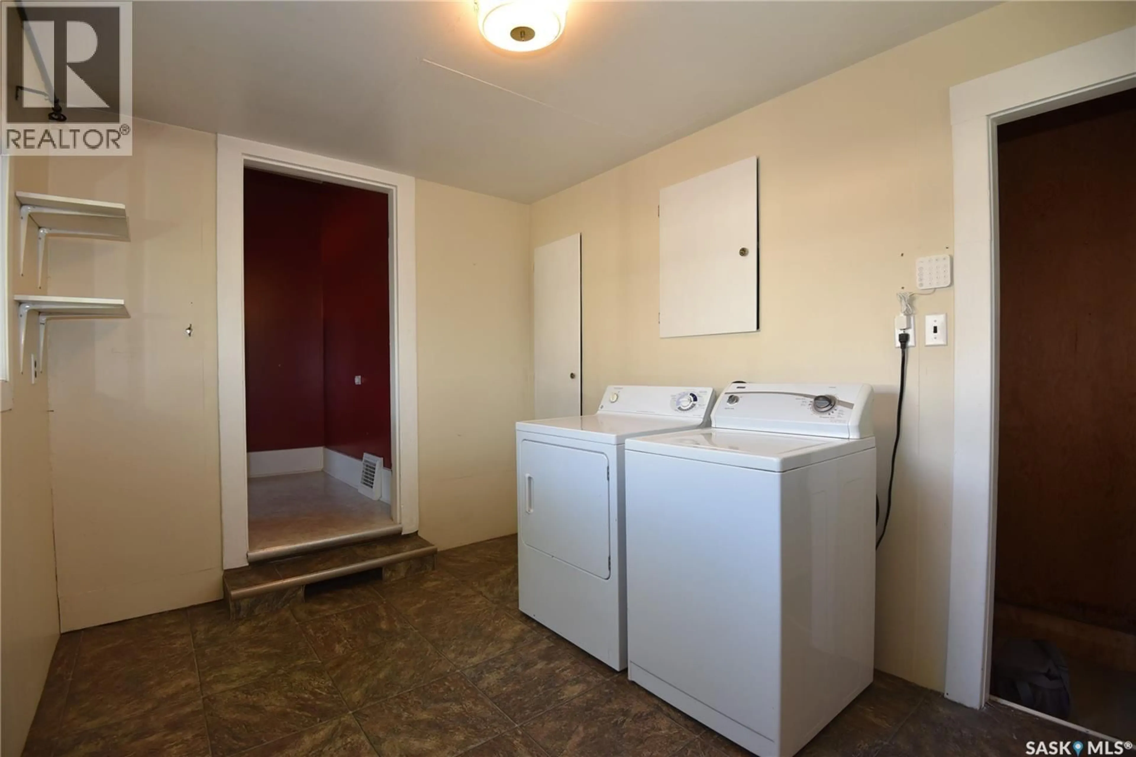 Laundry room for 218 2ND STREET, Nipawin Saskatchewan S0E1E0