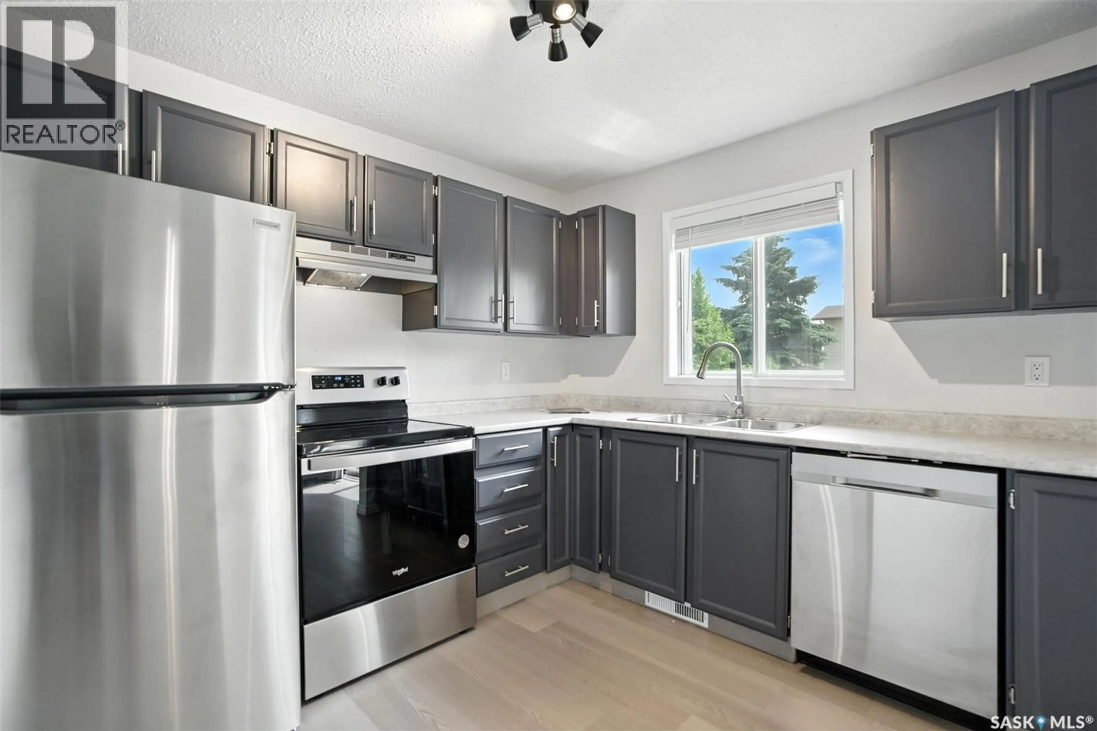 Standard kitchen, unknown for 238 STILLWATER DRIVE, Saskatoon Saskatchewan S7J4K3