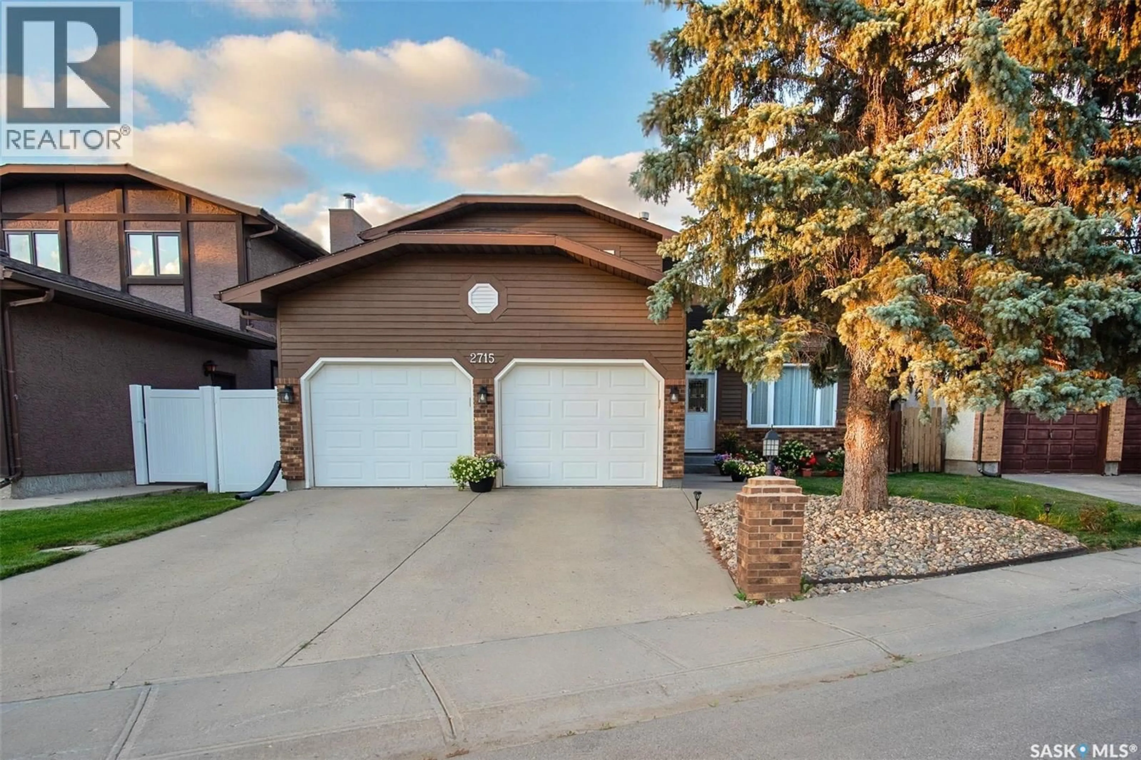 Unknown for 2715 LIVINGSTONE BAY, Regina Saskatchewan S4V1X3