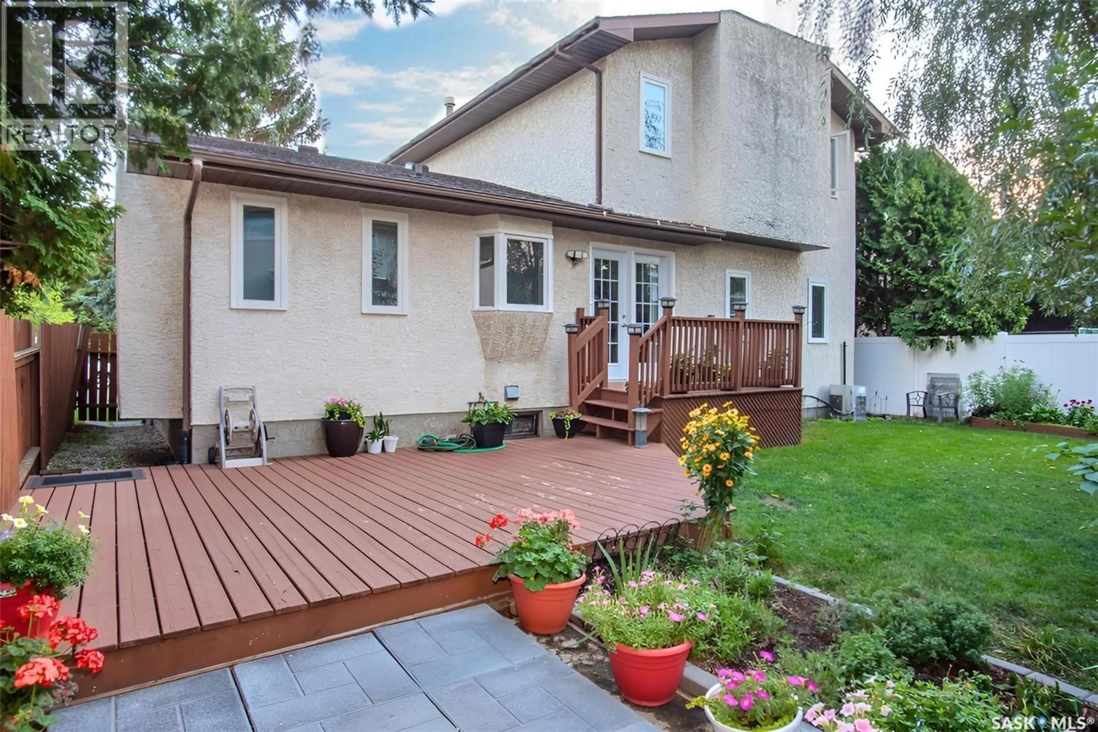 Patio, street for 2715 LIVINGSTONE BAY, Regina Saskatchewan S4V1X3