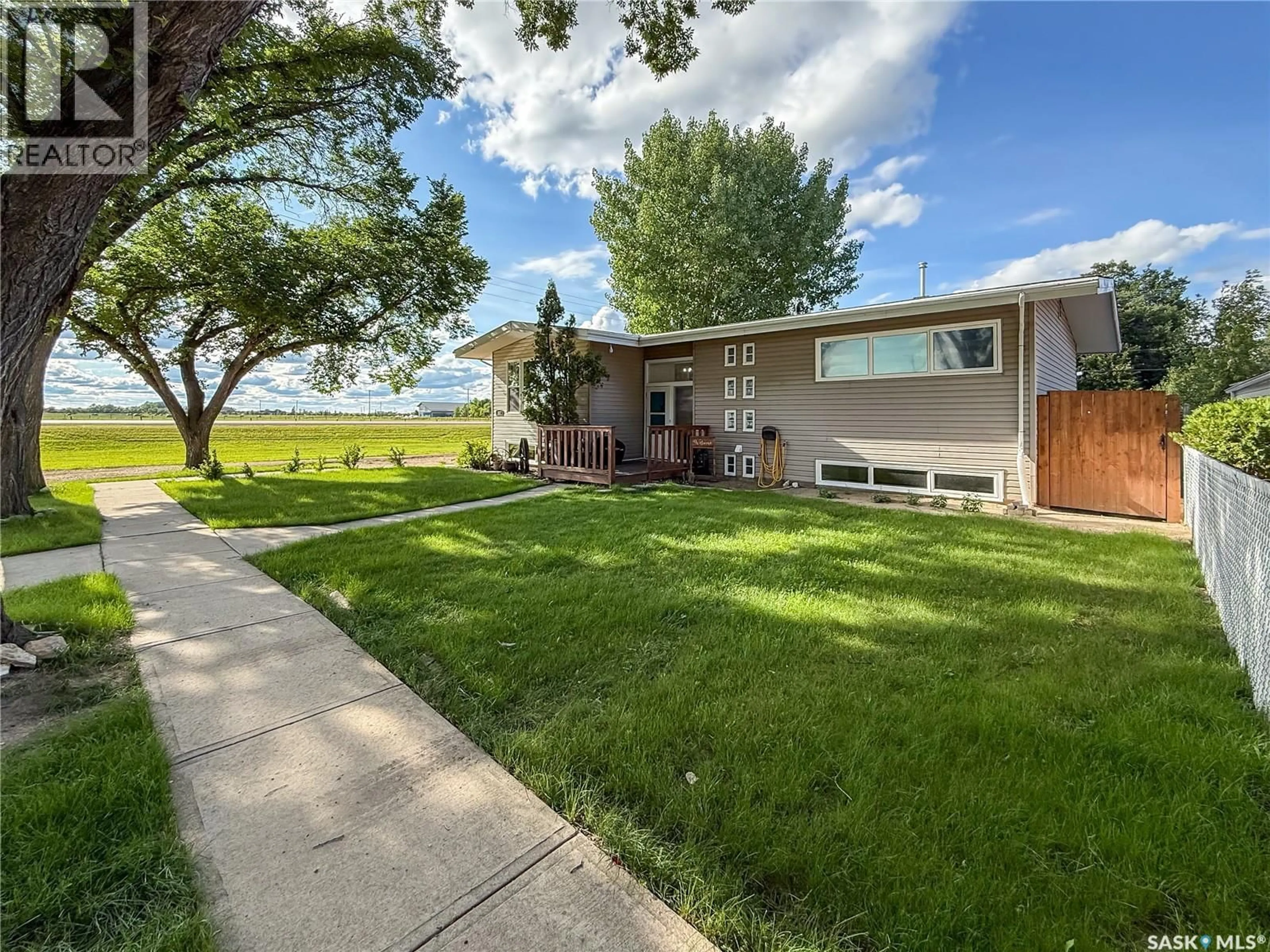 Unknown for 102 CLAUSTRE AVENUE, Maple Creek Saskatchewan S0N1N0