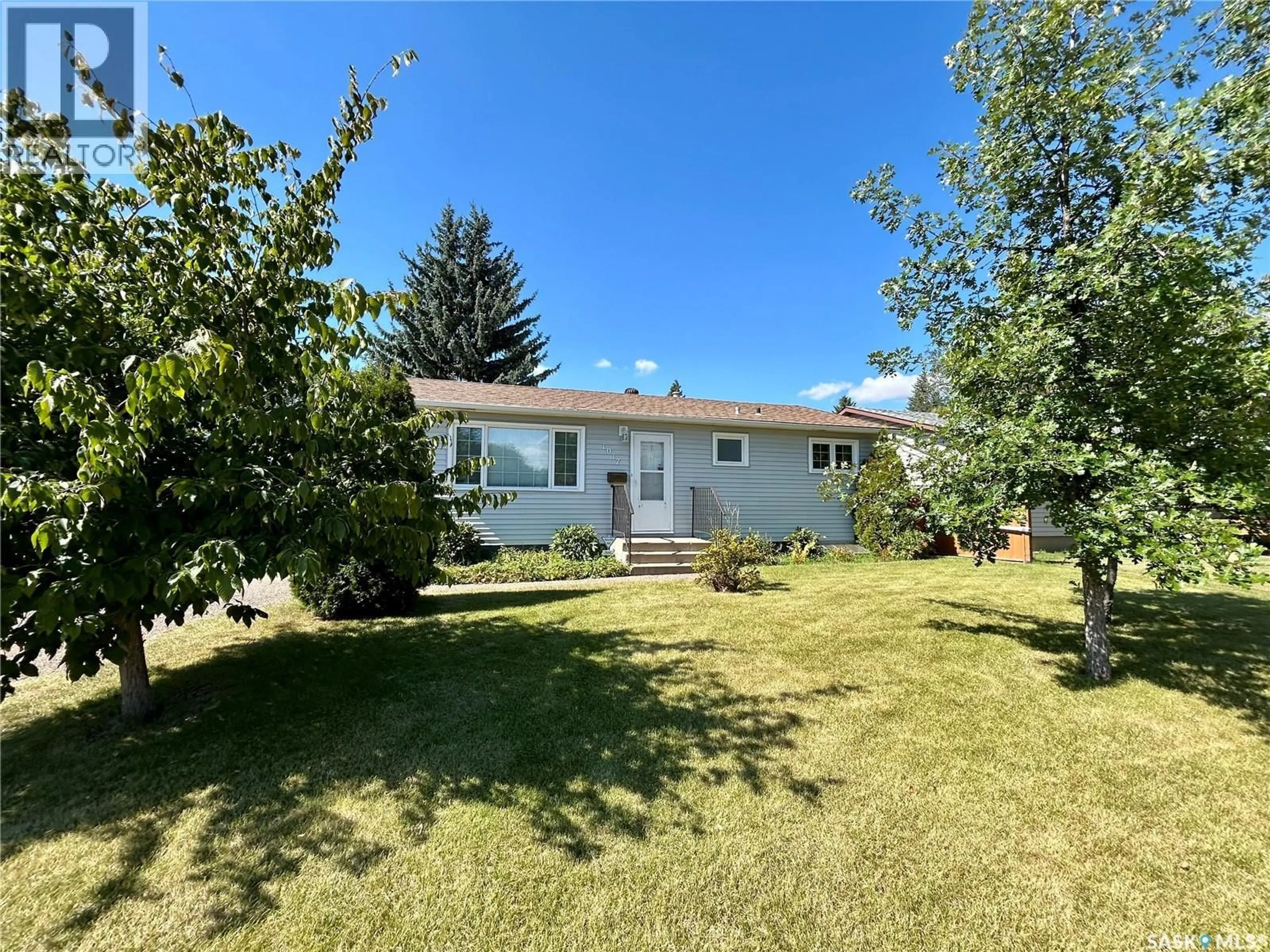 A pic from outside/outdoor area/front of a property/back of a property/a pic from drone, unknown for 1017 MATHESON DRIVE, Saskatoon Saskatchewan S7K3Y9