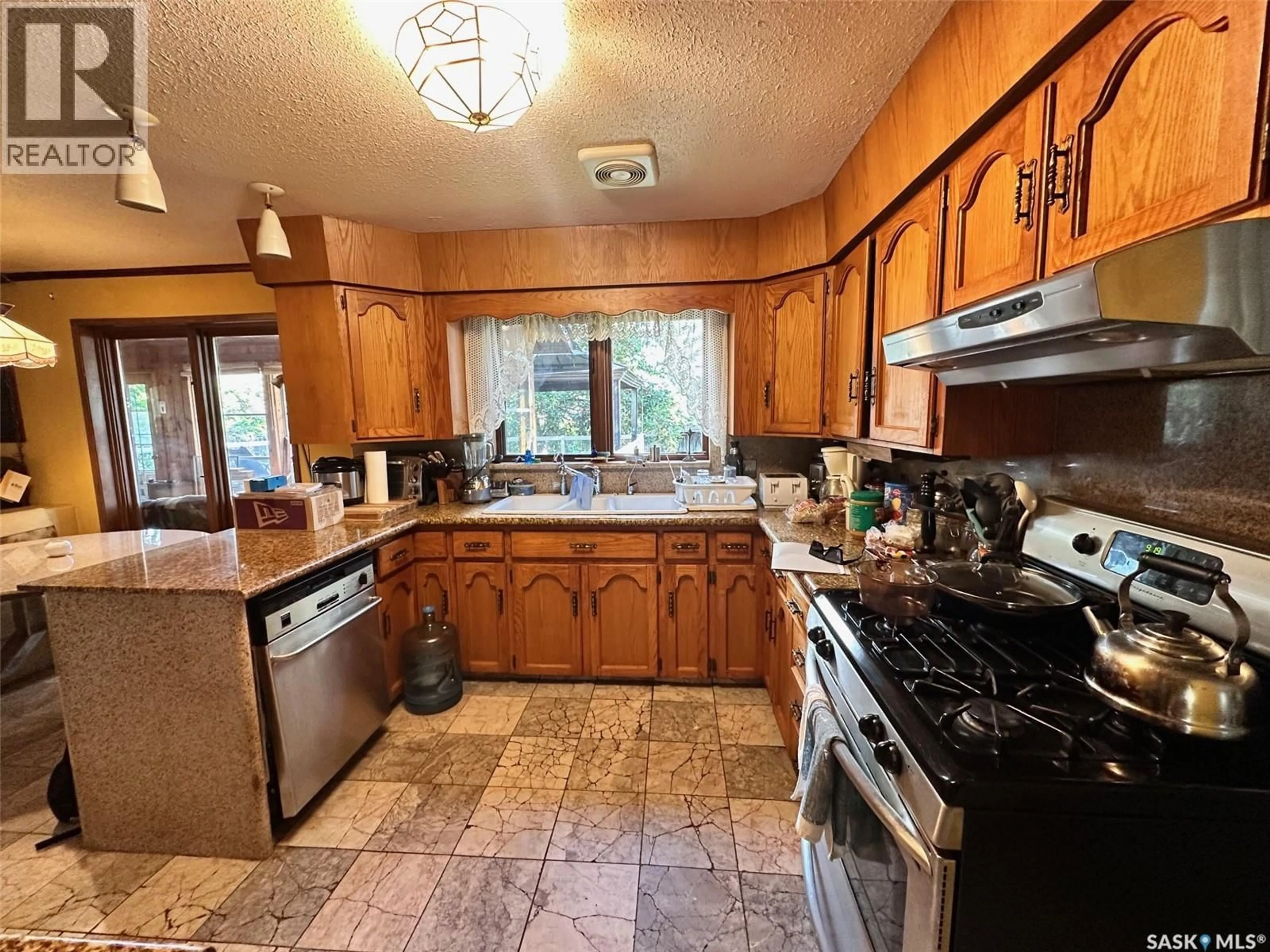 Standard kitchen, ceramic/tile floor for 209 5TH AVENUE, Spiritwood Saskatchewan S0J2M0