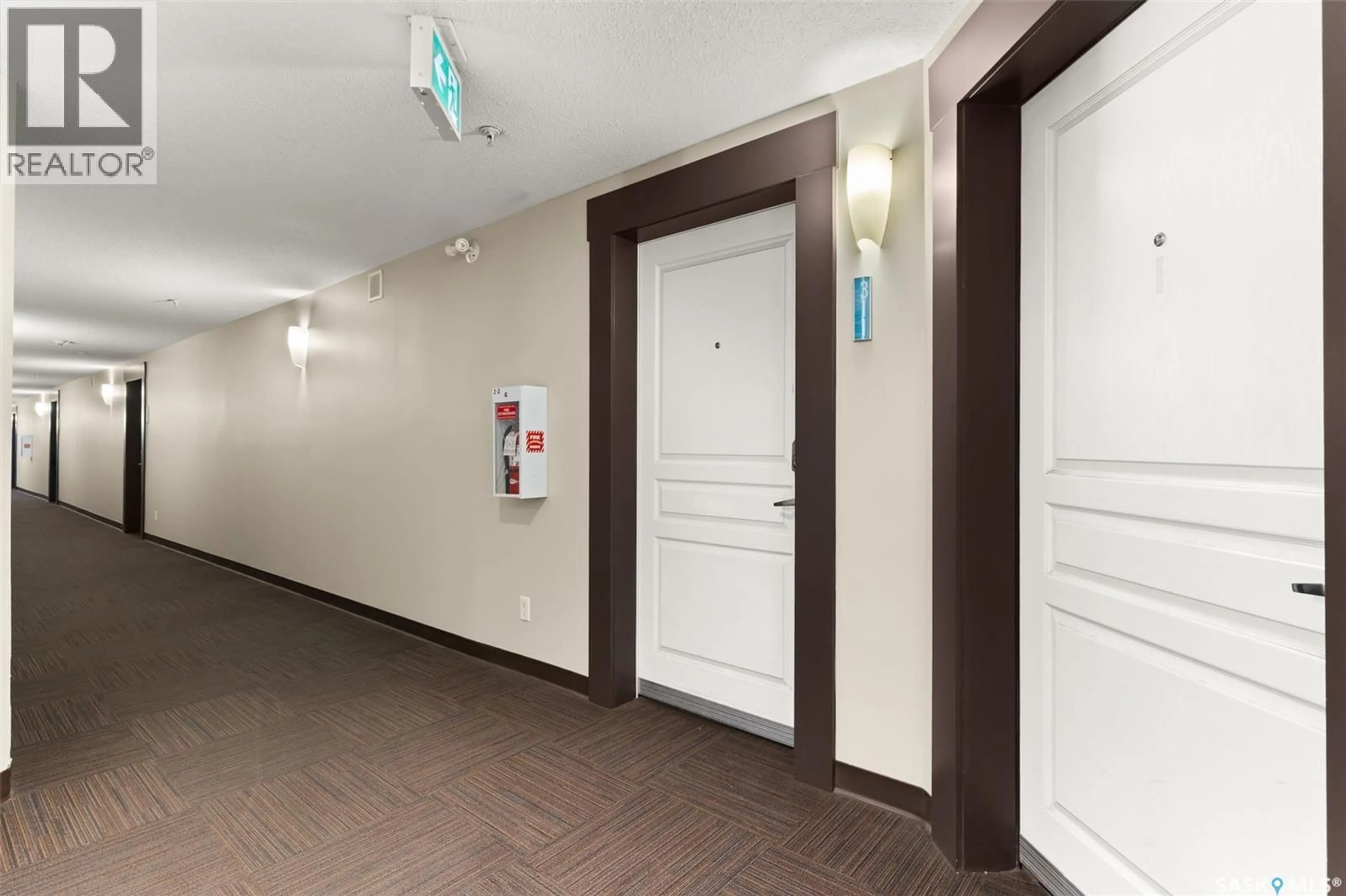 Indoor foyer for 411 5301 UNIVERSAL CRESCENT, Regina Saskatchewan S4W0L2