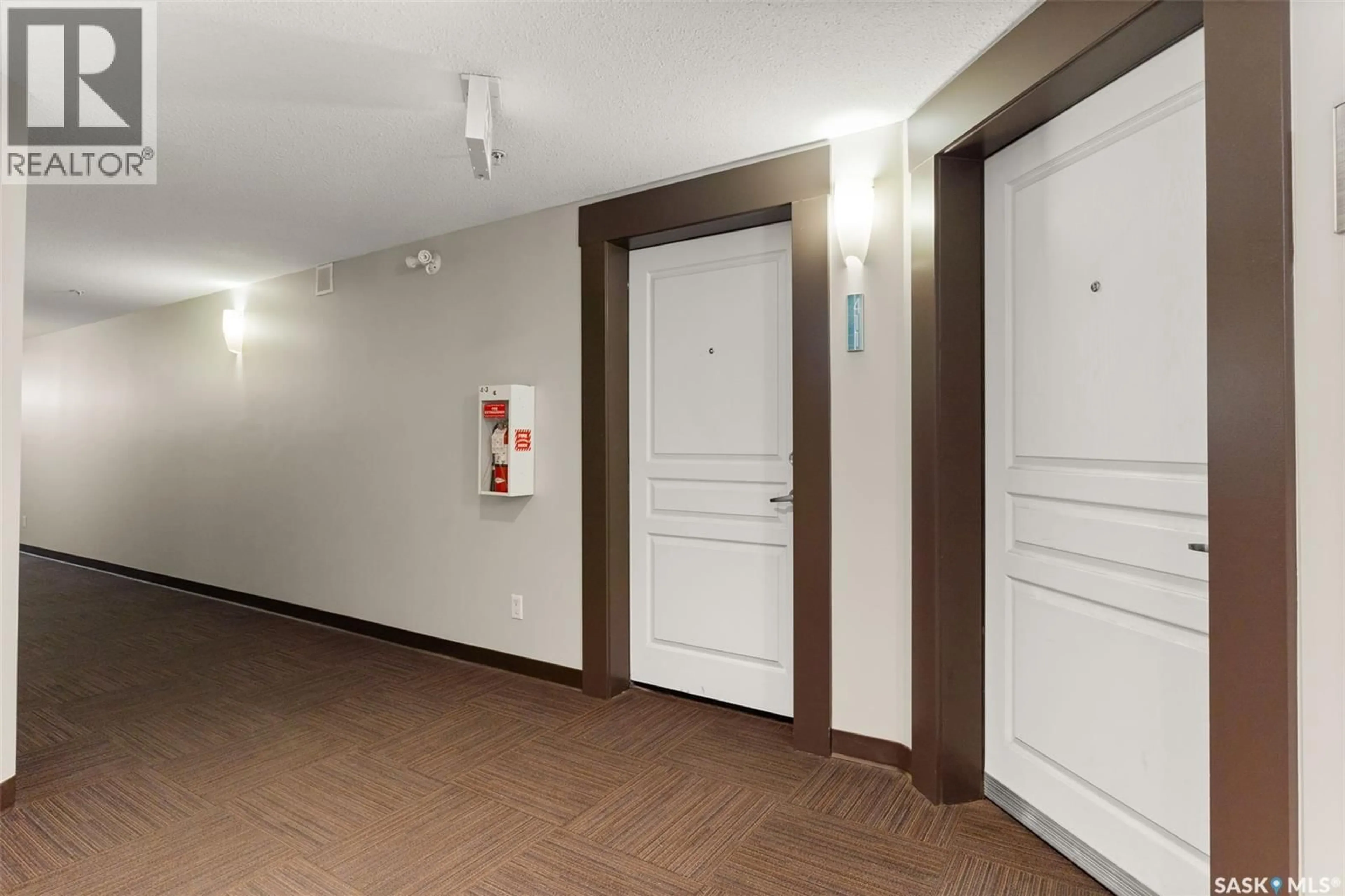 Indoor foyer for 311 5301 UNIVERSAL CRESCENT, Regina Saskatchewan S4W0L2