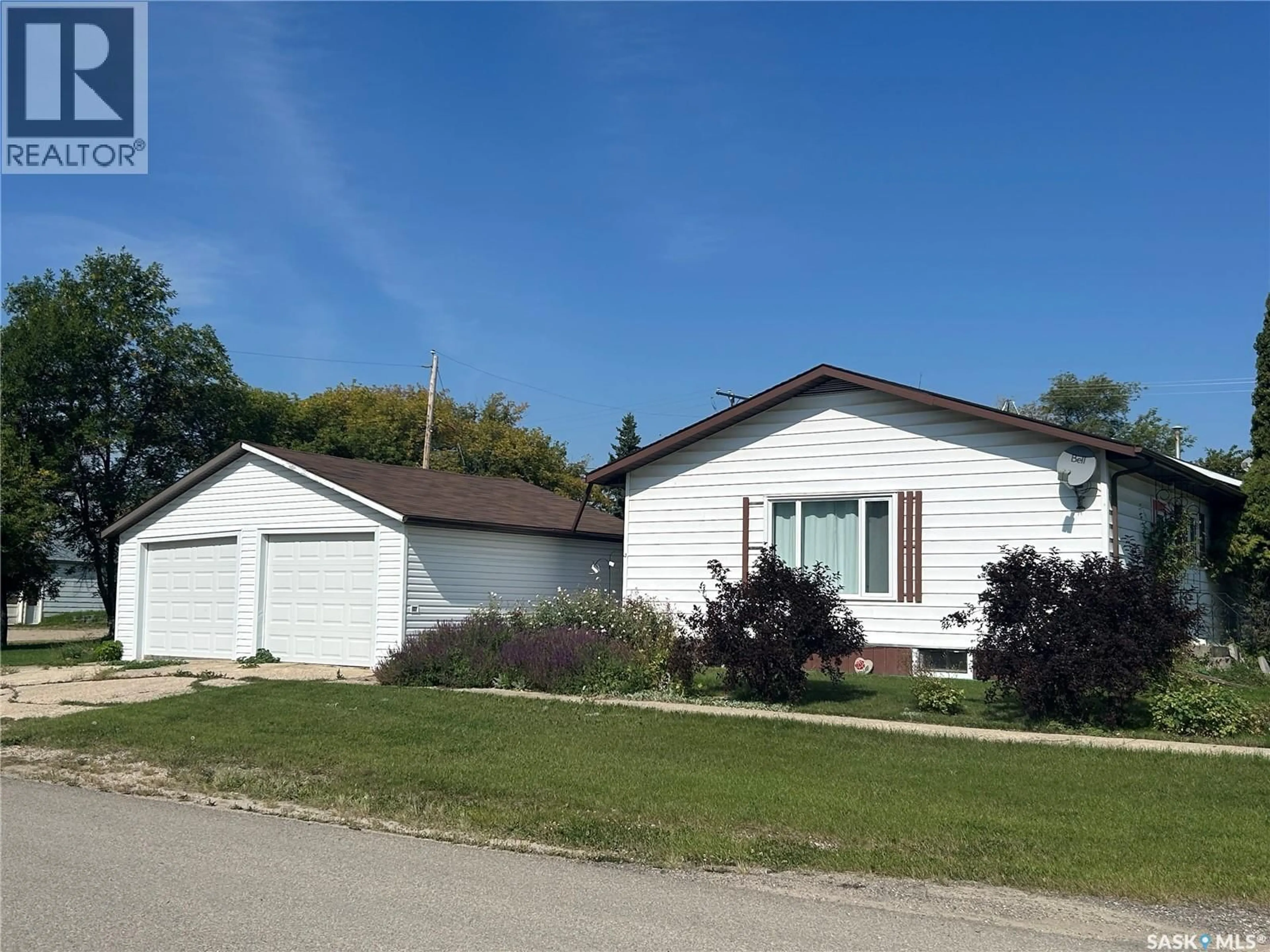 Home with vinyl exterior material, street for 107 RAILWAY AVENUE, Middle Lake Saskatchewan S0K2X0