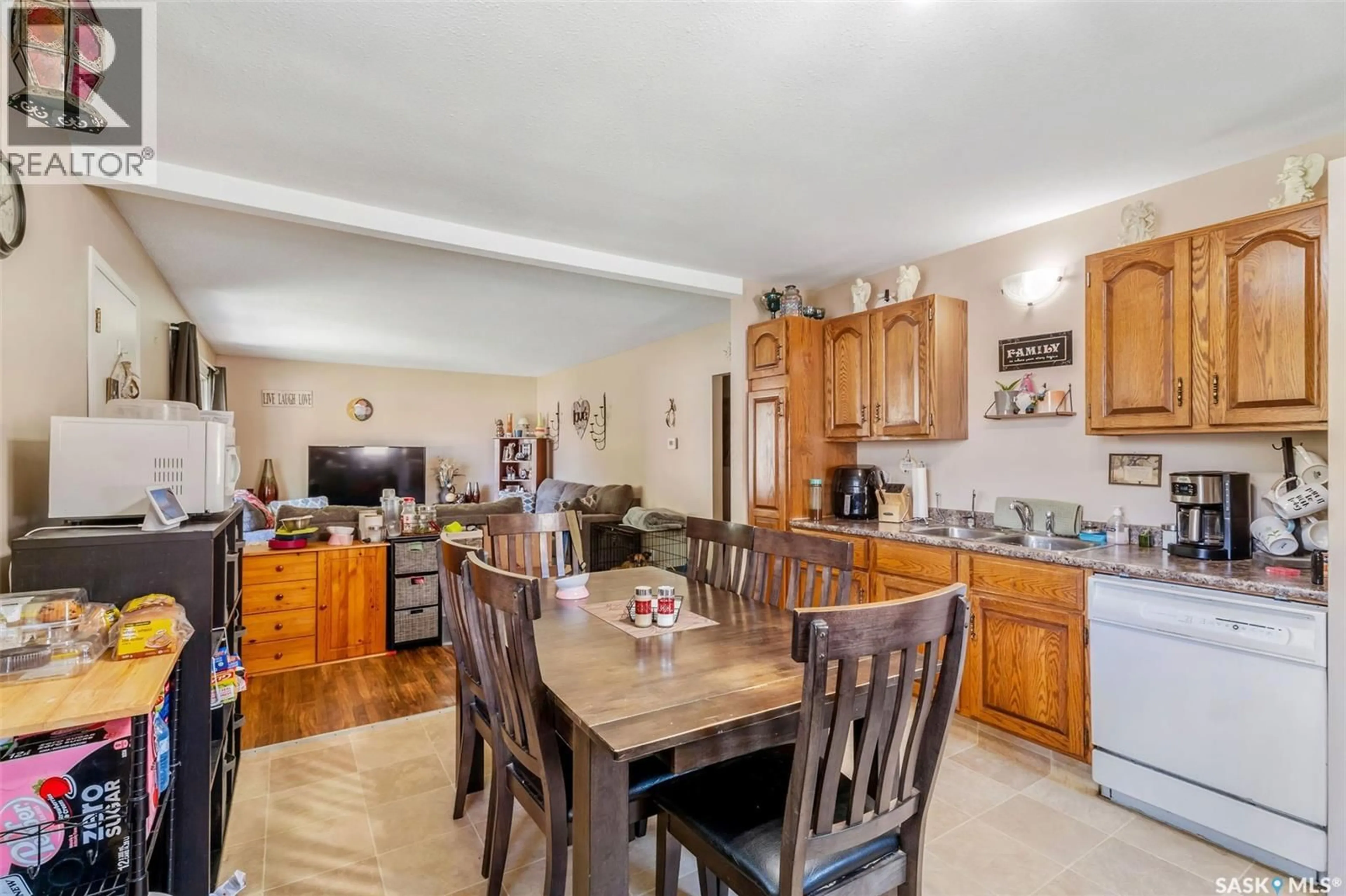 Open concept kitchen, unknown for 459 25TH STREET, Prince Albert Saskatchewan S6V1T3