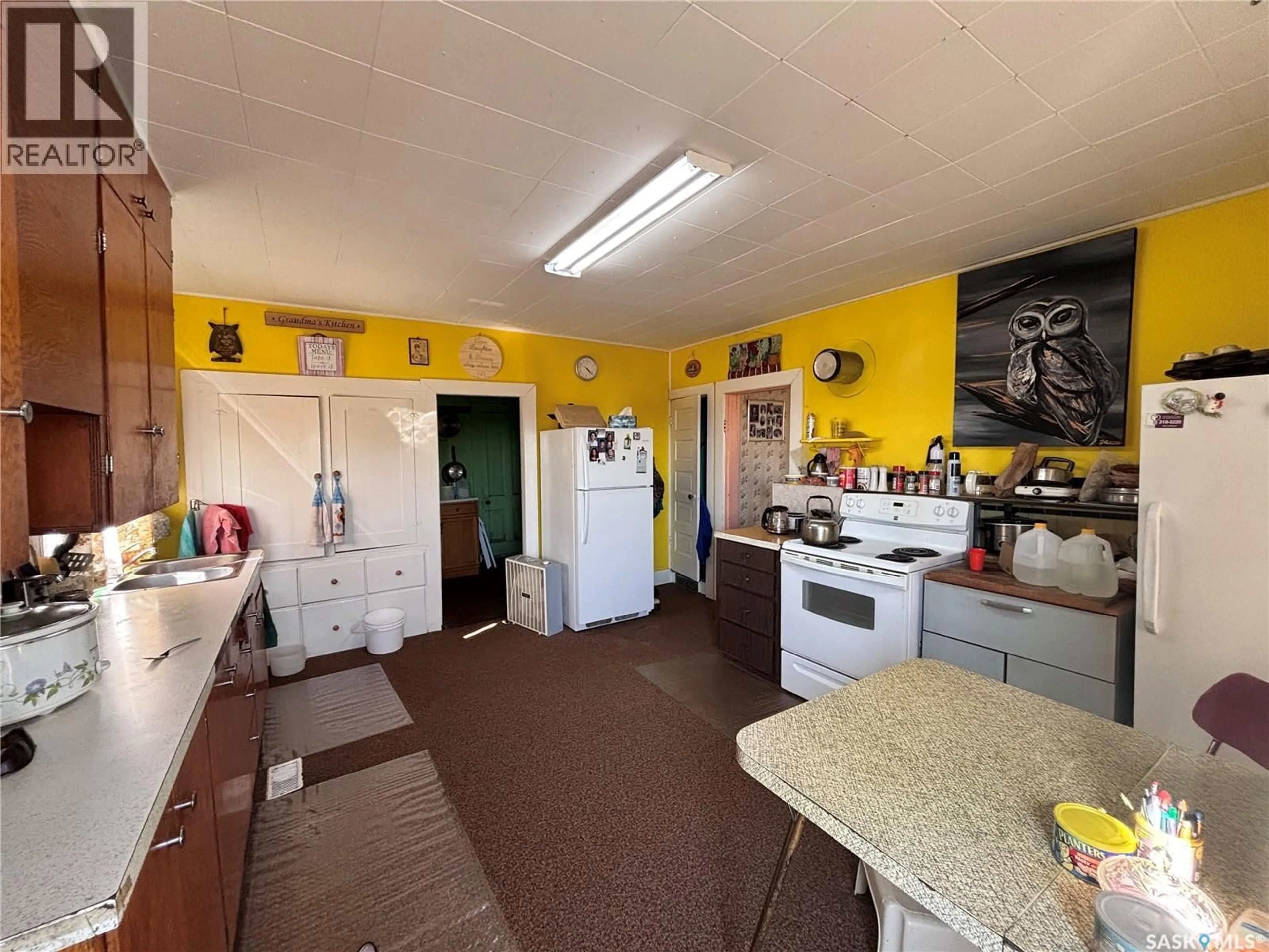 Standard kitchen, unknown for HETTRICK ACREAGE, Rudy Rm No. 284 Saskatchewan S0L2N0