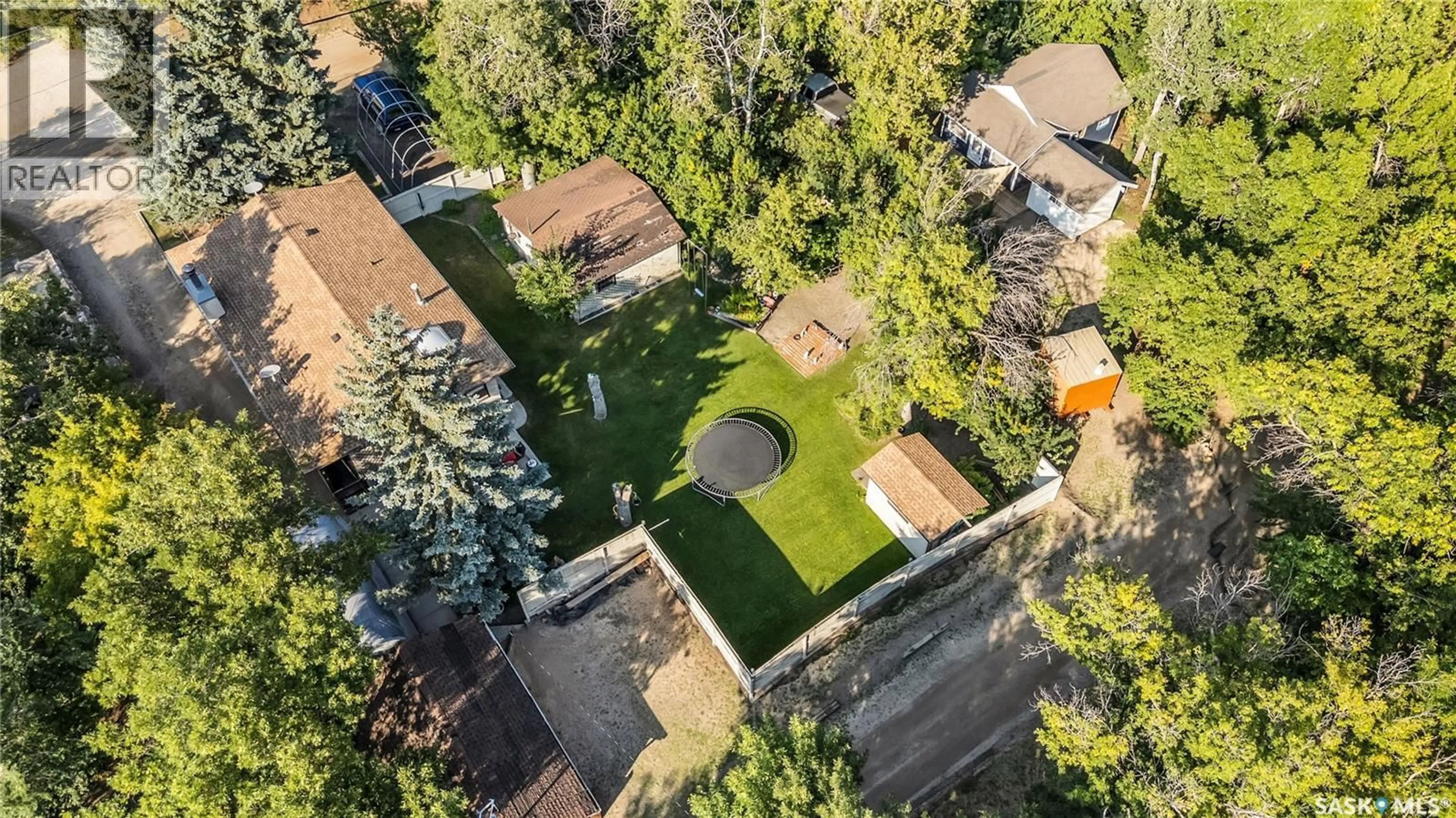 A pic from outside/outdoor area/front of a property/back of a property/a pic from drone, unknown for 471 GREEN AVENUE, Regina Beach Saskatchewan S0G4C0