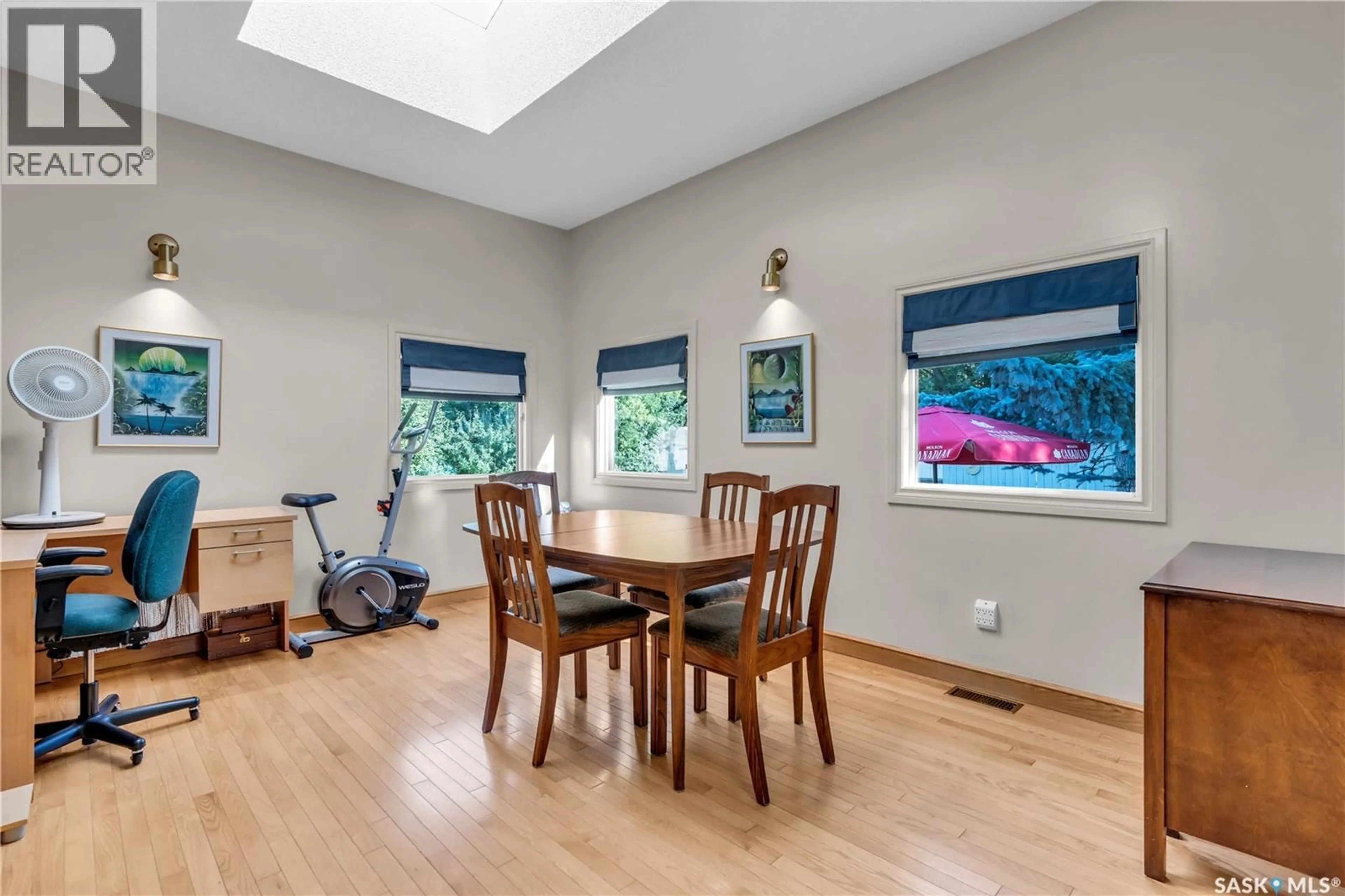 Dining room, wood/laminate floor for 471 GREEN AVENUE, Regina Beach Saskatchewan S0G4C0