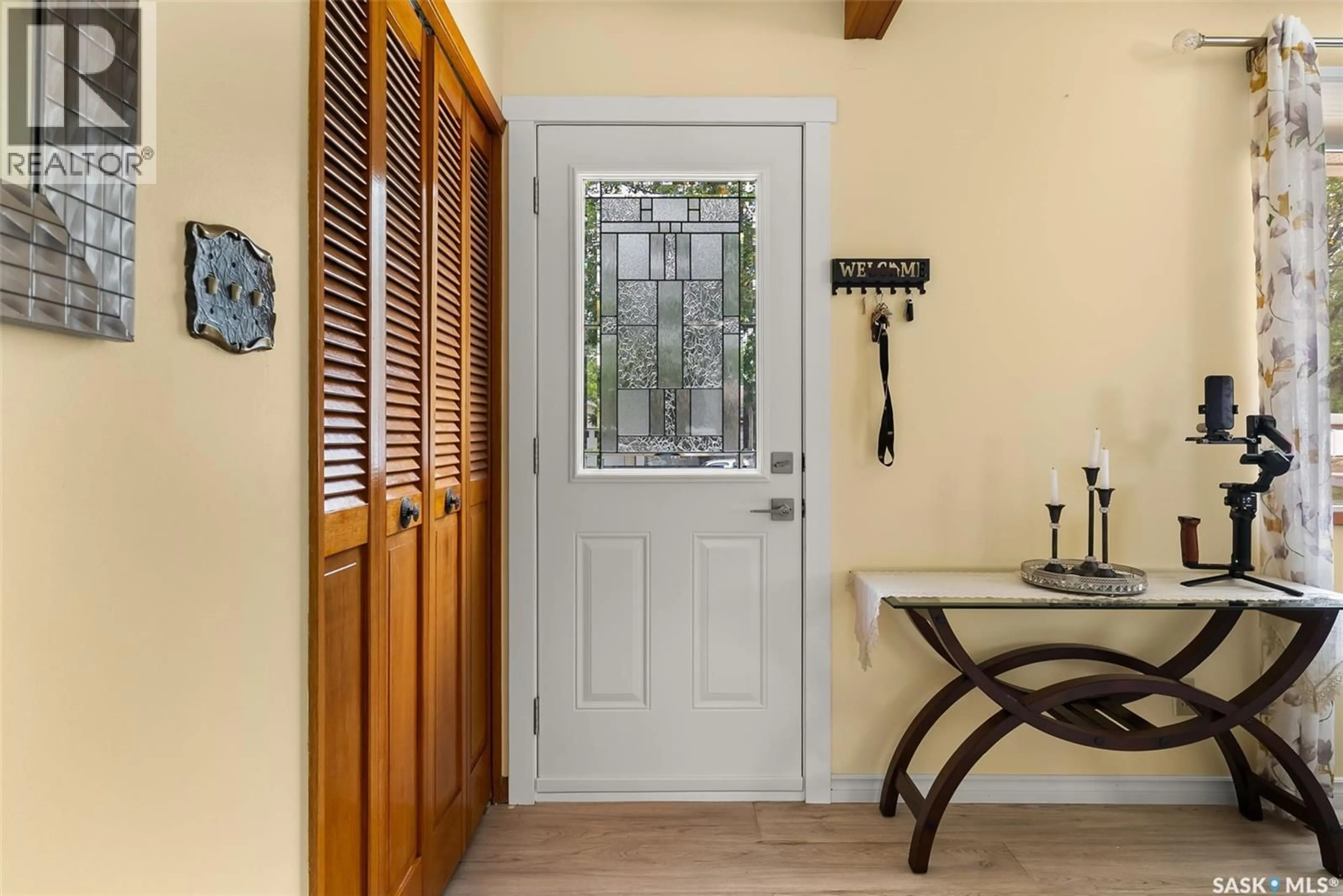 Indoor entryway for 45 DROPE STREET, Regina Saskatchewan S4R4R7
