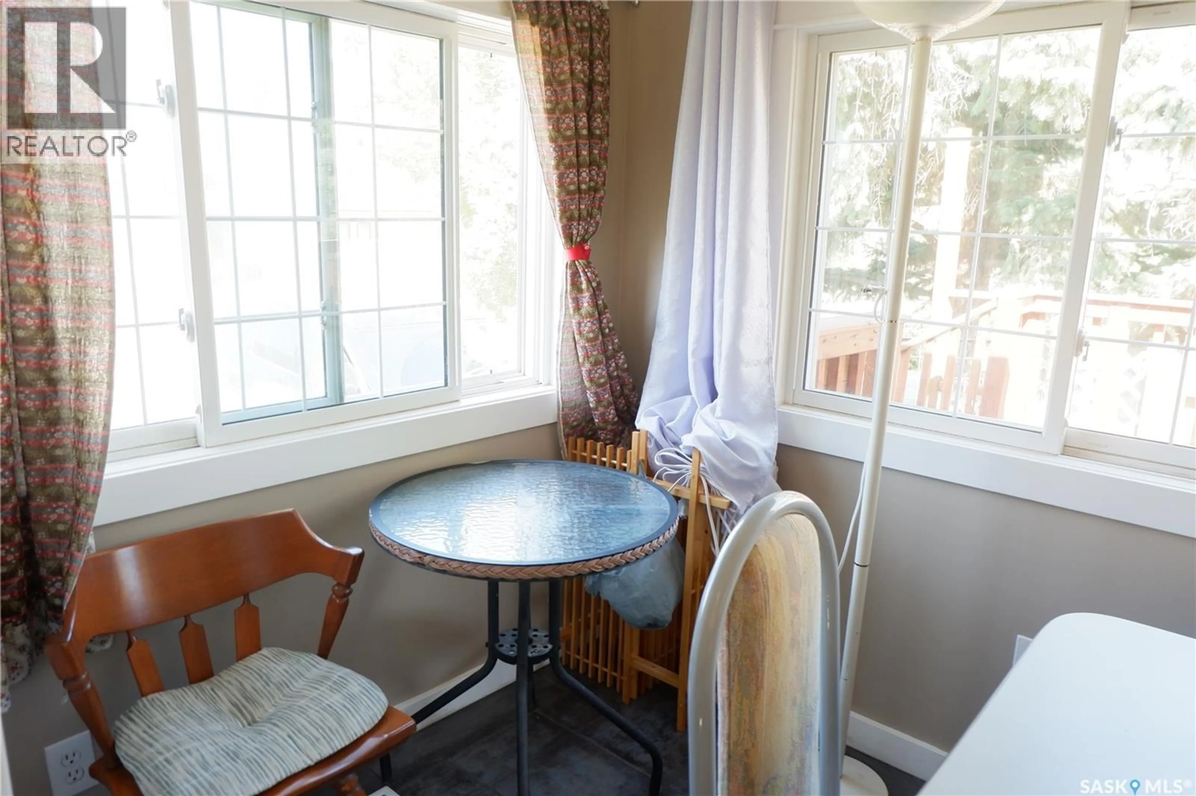 Dining room, unknown for 123 3RD STREET, Lafleche Saskatchewan S0H2K0