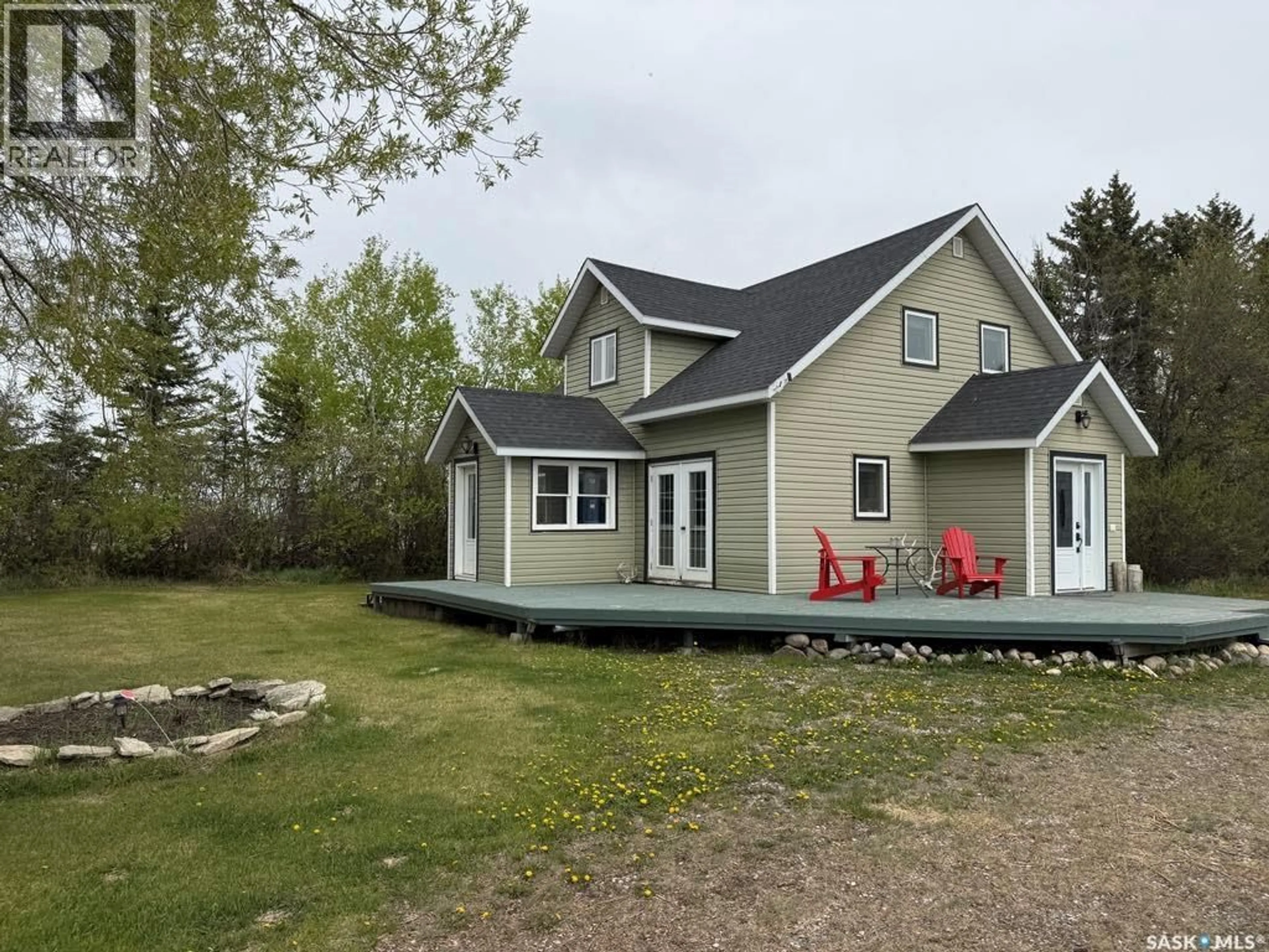 Home with vinyl exterior material, unknown for HAMILTON ACREAGE, Torch River Rm No. 488 Saskatchewan S0J3B0