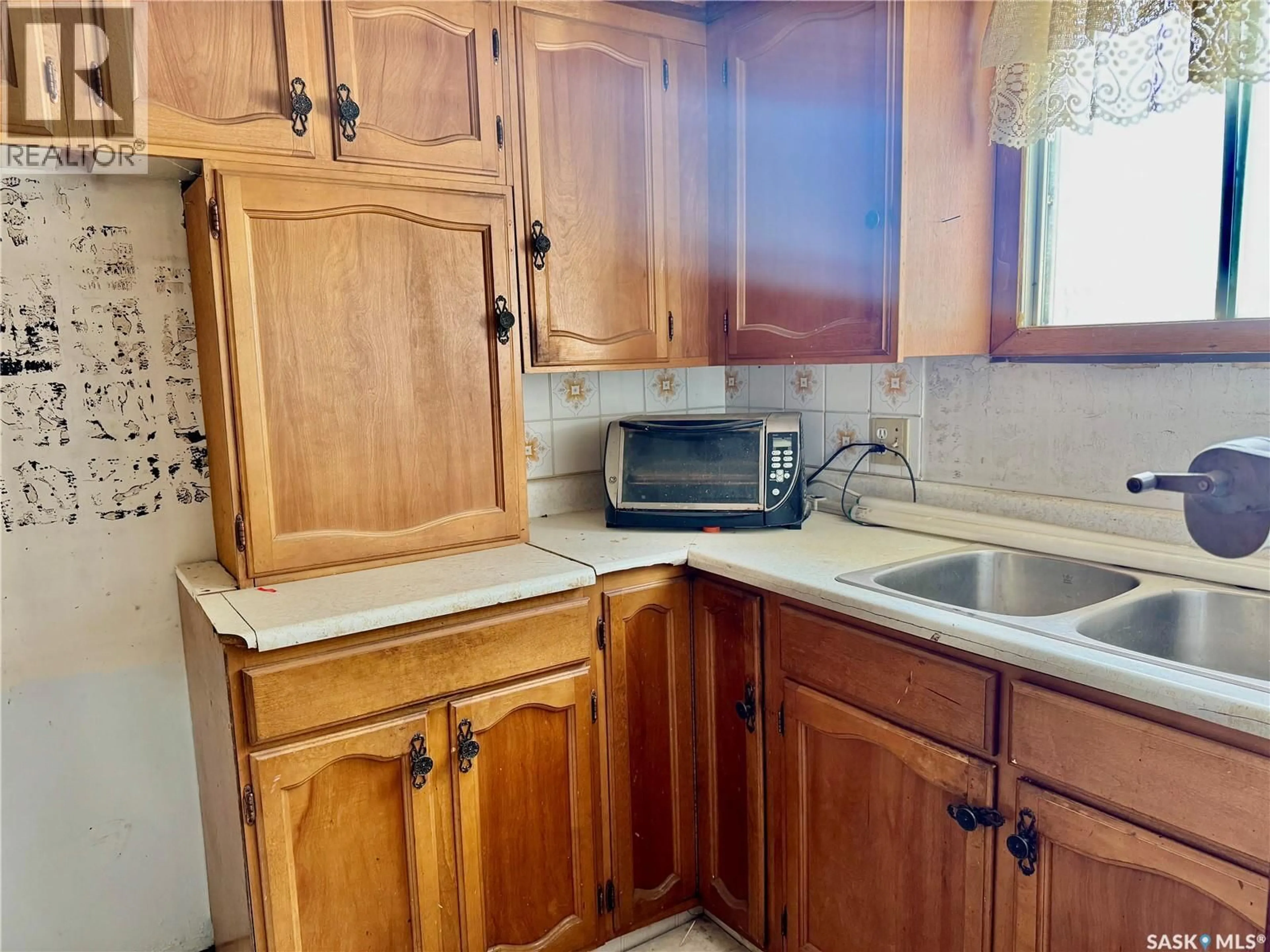 Standard kitchen, unknown for 332 NORREYS STREET, Drake Saskatchewan S0K1H0