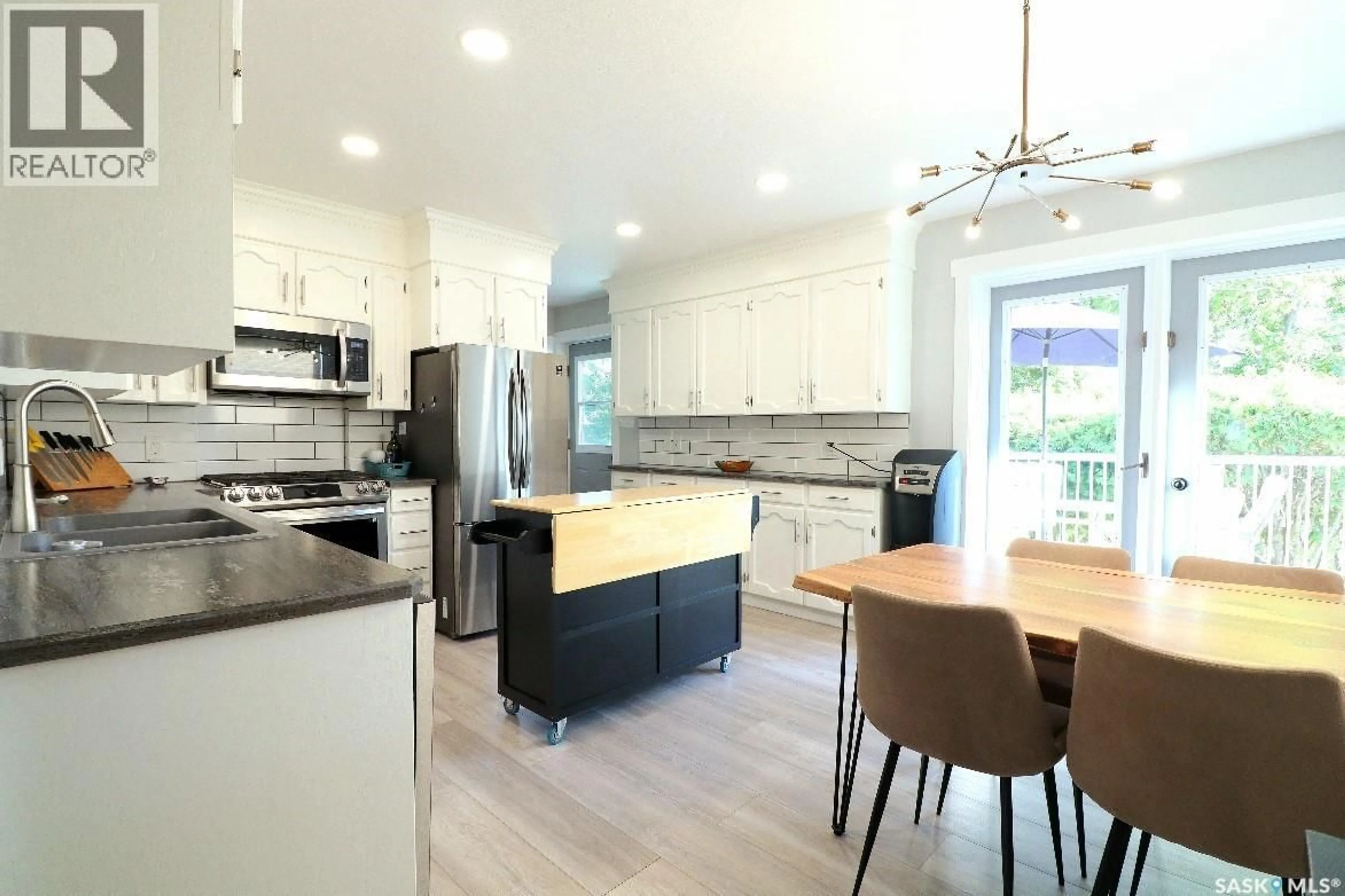 Open concept kitchen, unknown for 414 HARRIS STREET, Yorkton Saskatchewan S3N3T6
