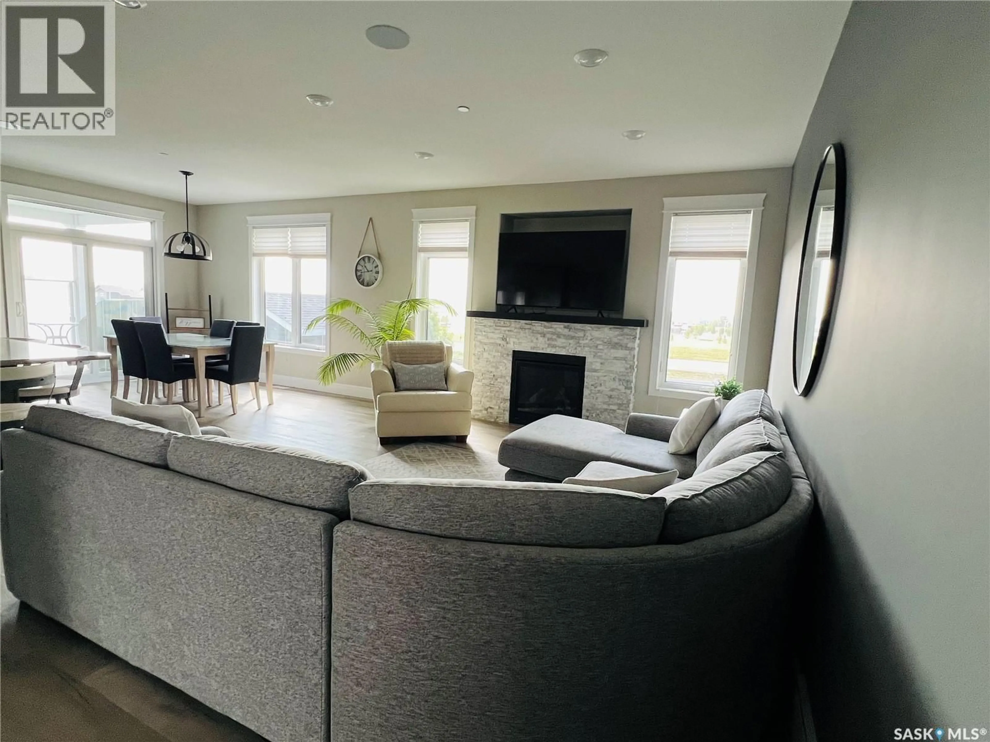 Living room with furniture, unknown for 516 RIDGEVIEW STREET, Swift Current Saskatchewan S9H5S7