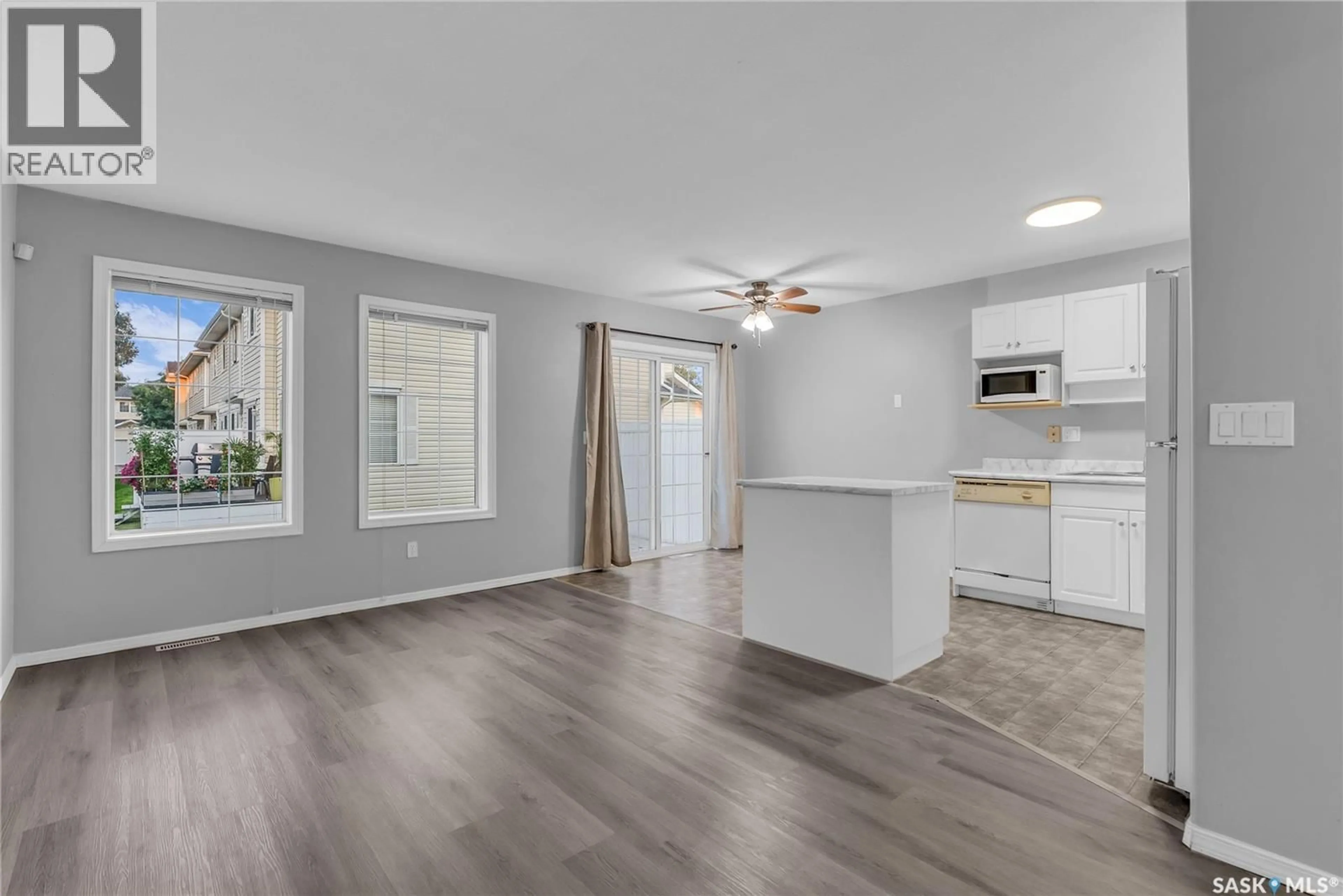 Open concept kitchen, unknown for 35 111 FAIRBROTHER CRESCENT, Saskatoon Saskatchewan S7S0A3