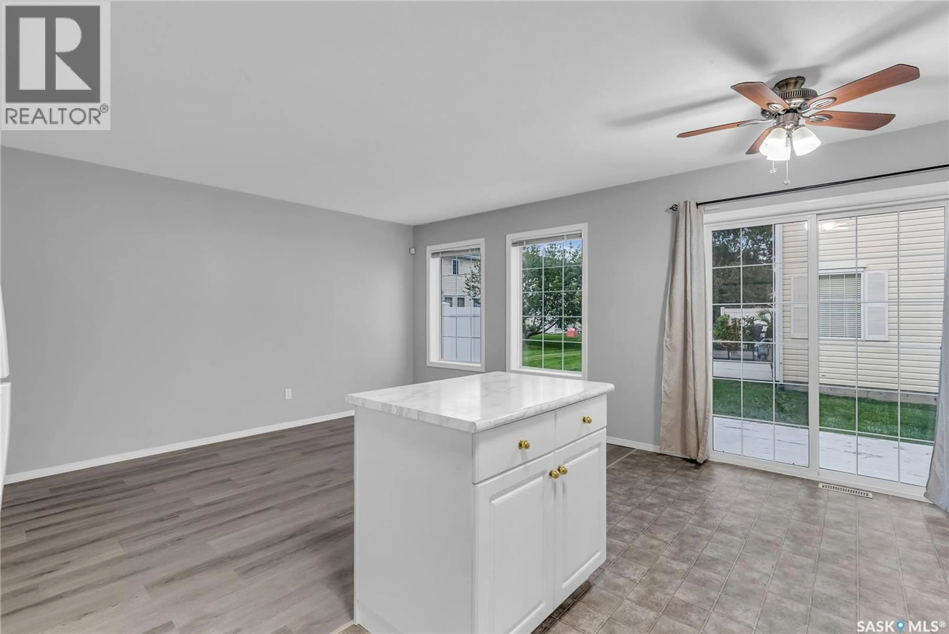 Open concept kitchen, unknown for 35 111 FAIRBROTHER CRESCENT, Saskatoon Saskatchewan S7S0A3