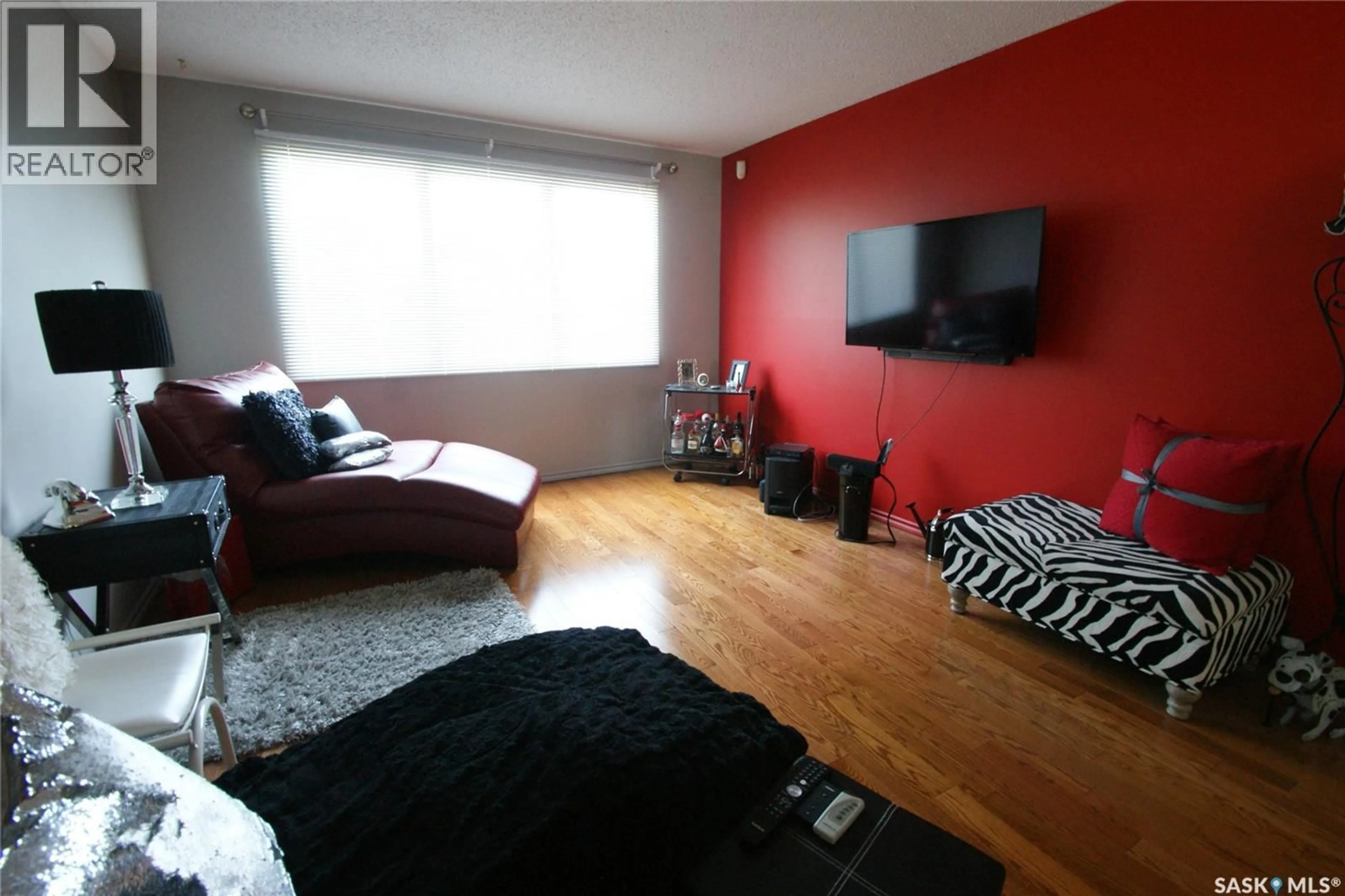 A pic of a room for 3209 33RD STREET, Saskatoon Saskatchewan S7L4R1