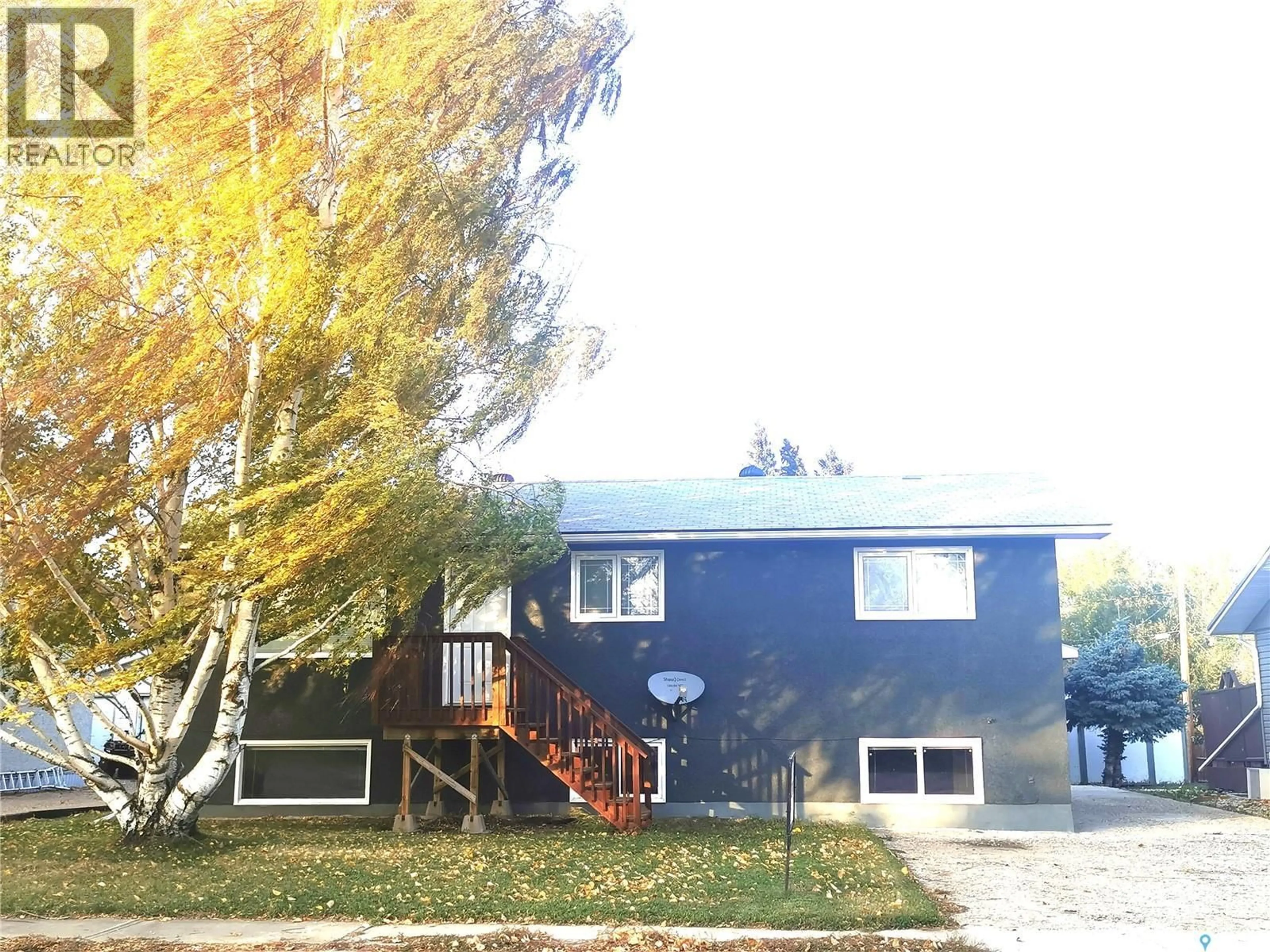 Home with vinyl exterior material, street for 609 KINTYRE AVENUE, Colonsay Saskatchewan S0K0Z0