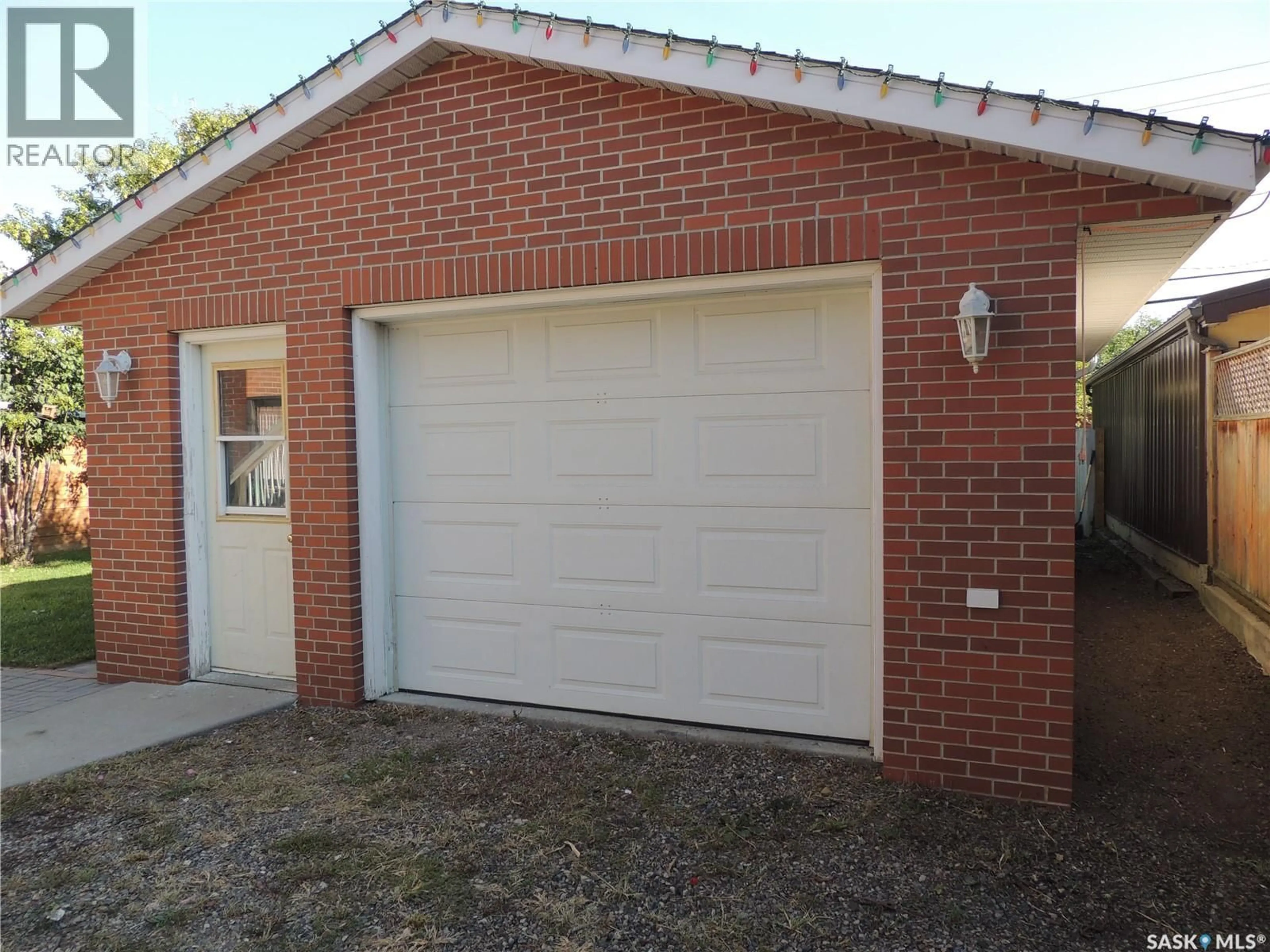 Indoor garage for 1525 3RD STREET, Estevan Saskatchewan S4A0S5
