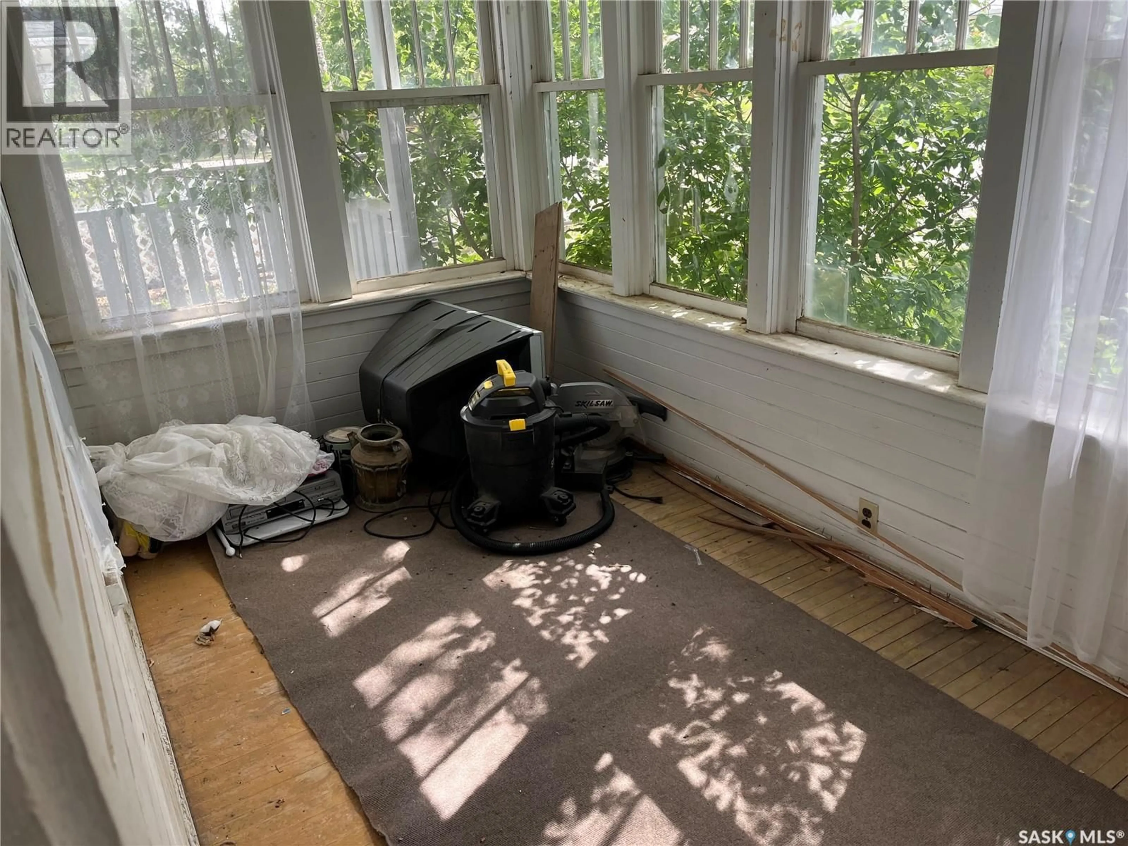A pic of a room for 9 3RD STREET, Willow Bunch Saskatchewan S0H4K0