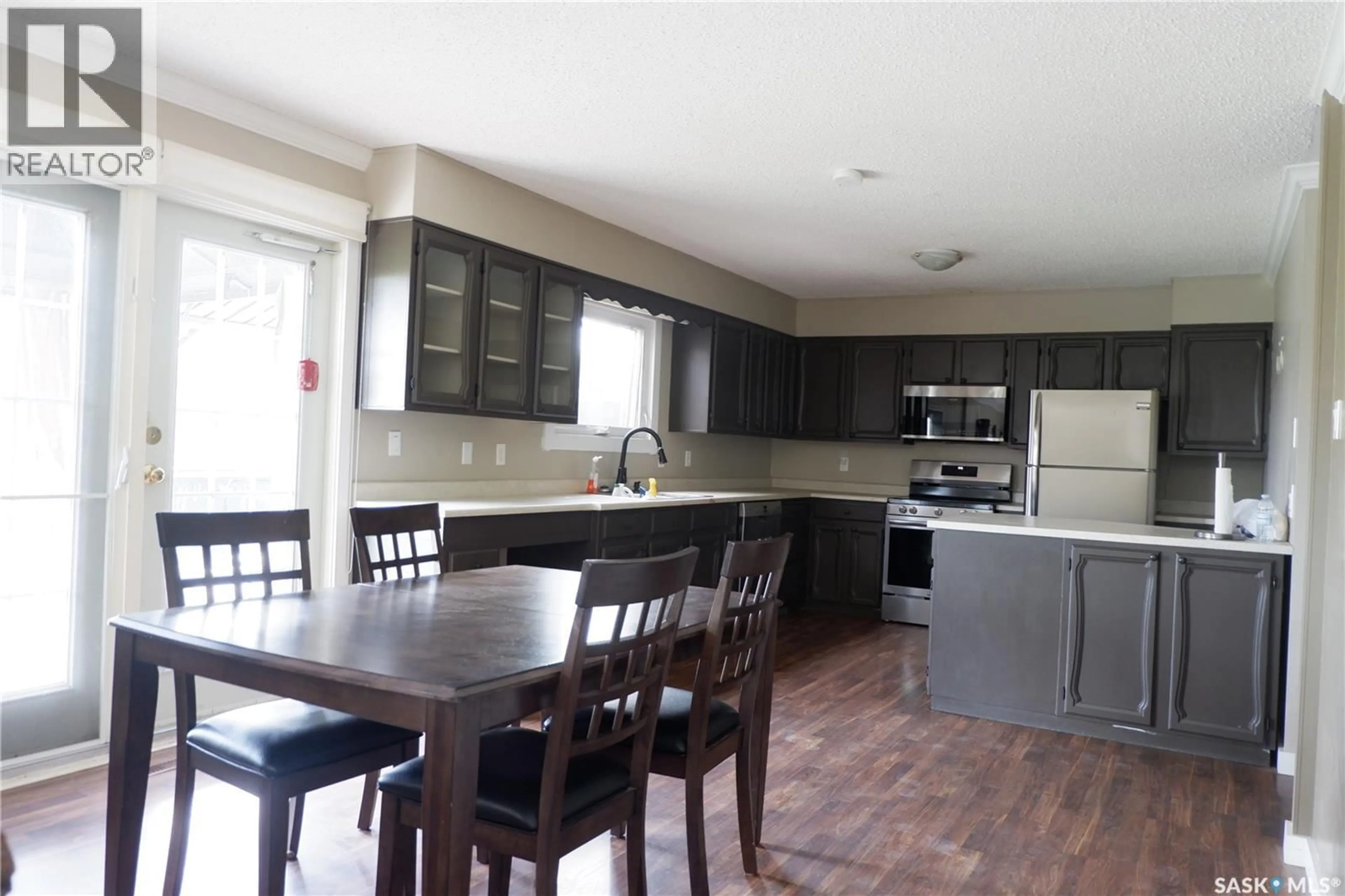 Open concept kitchen, unknown for 20 CENTENNIAL DRIVE, Mossbank Saskatchewan S0H3G0