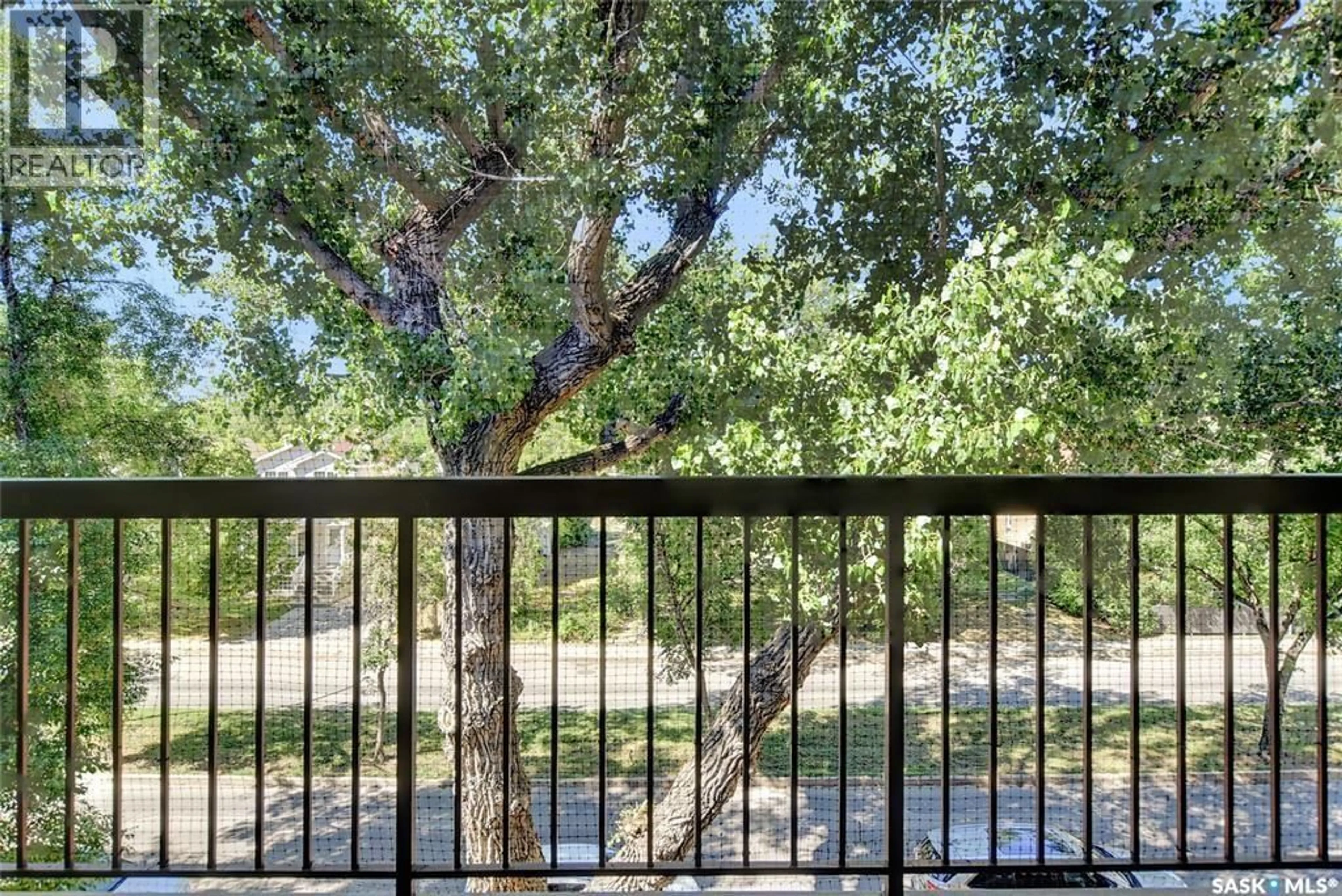 Patio, forest/trees view for 304 2727 VICTORIA AVENUE, Regina Saskatchewan S4T1K4