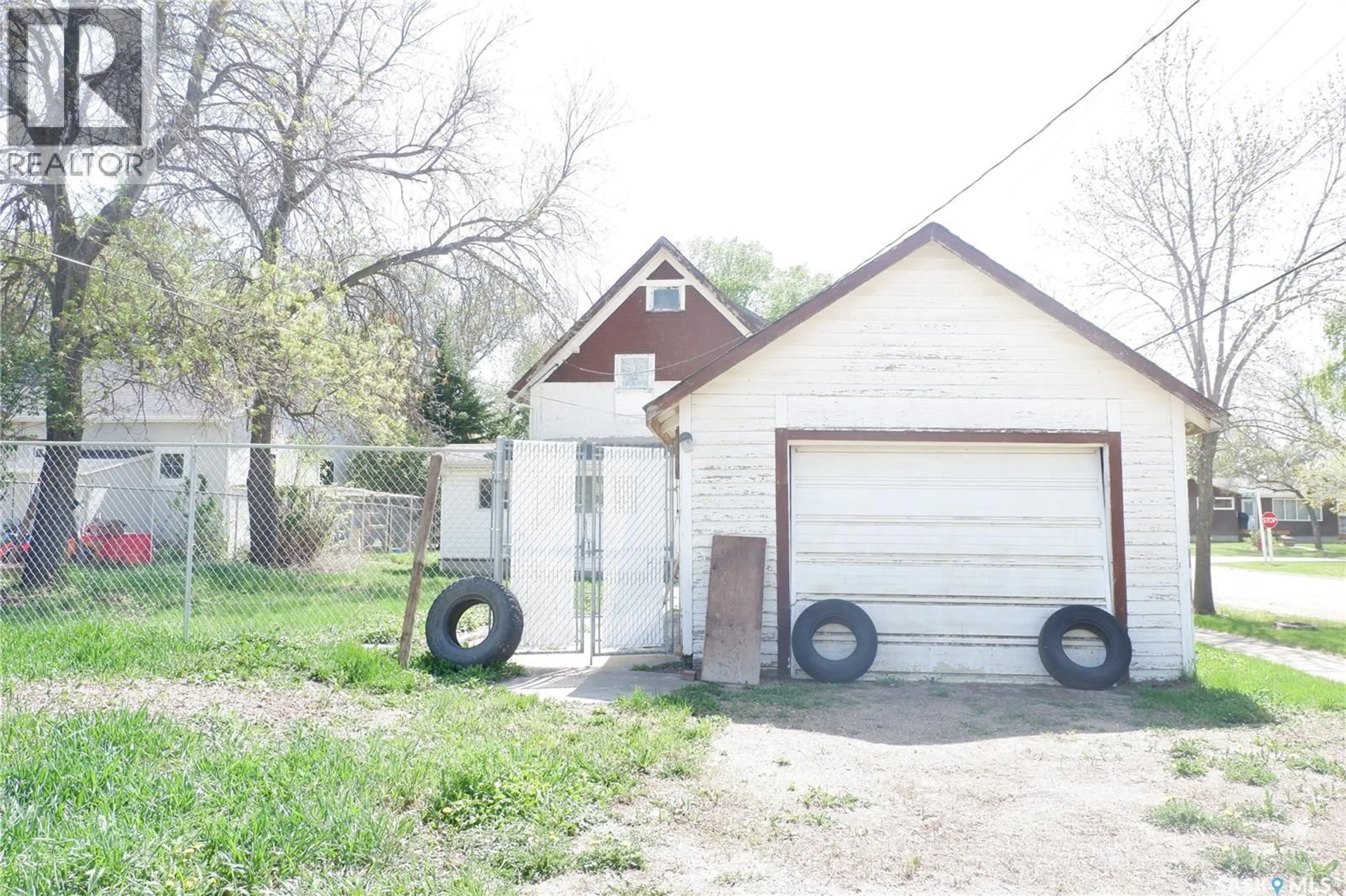 Shed for 113 2ND AVENUE, Mossbank Saskatchewan S0H3G0