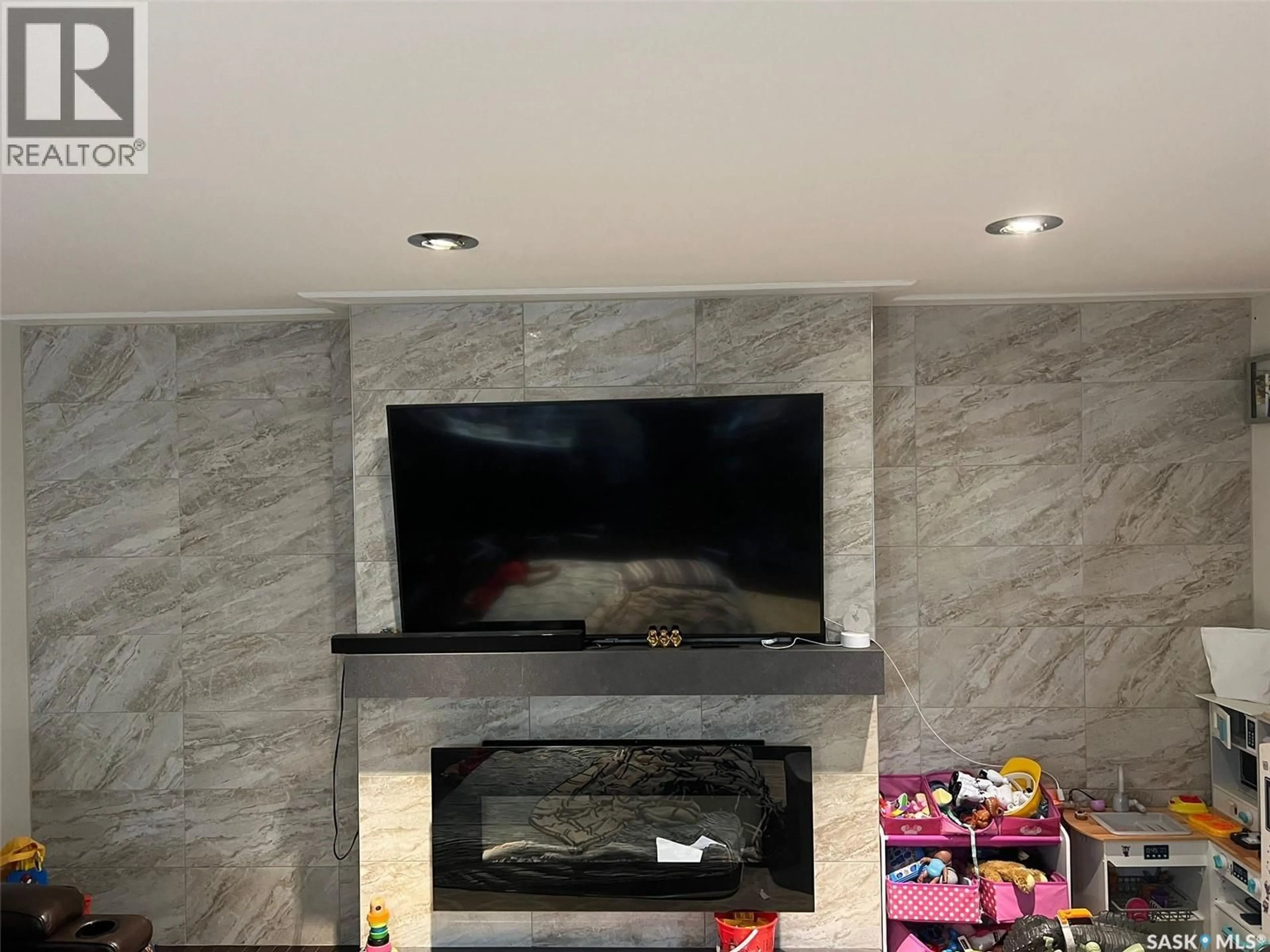 Home theater for 374 PICHLER CRESCENT, Saskatoon Saskatchewan S7V0G3