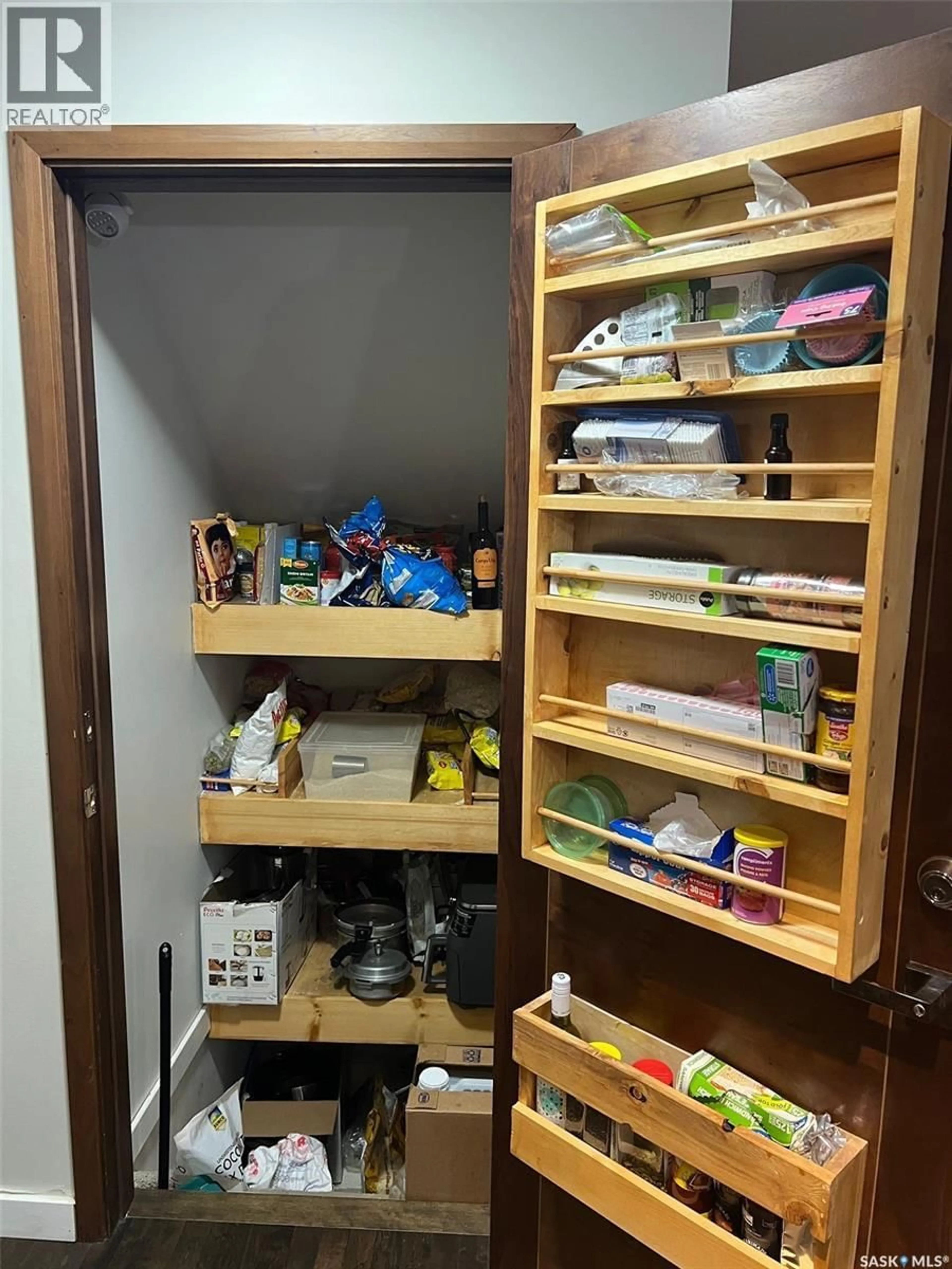 Storage room or clothes room or walk-in closet for 374 PICHLER CRESCENT, Saskatoon Saskatchewan S7V0G3